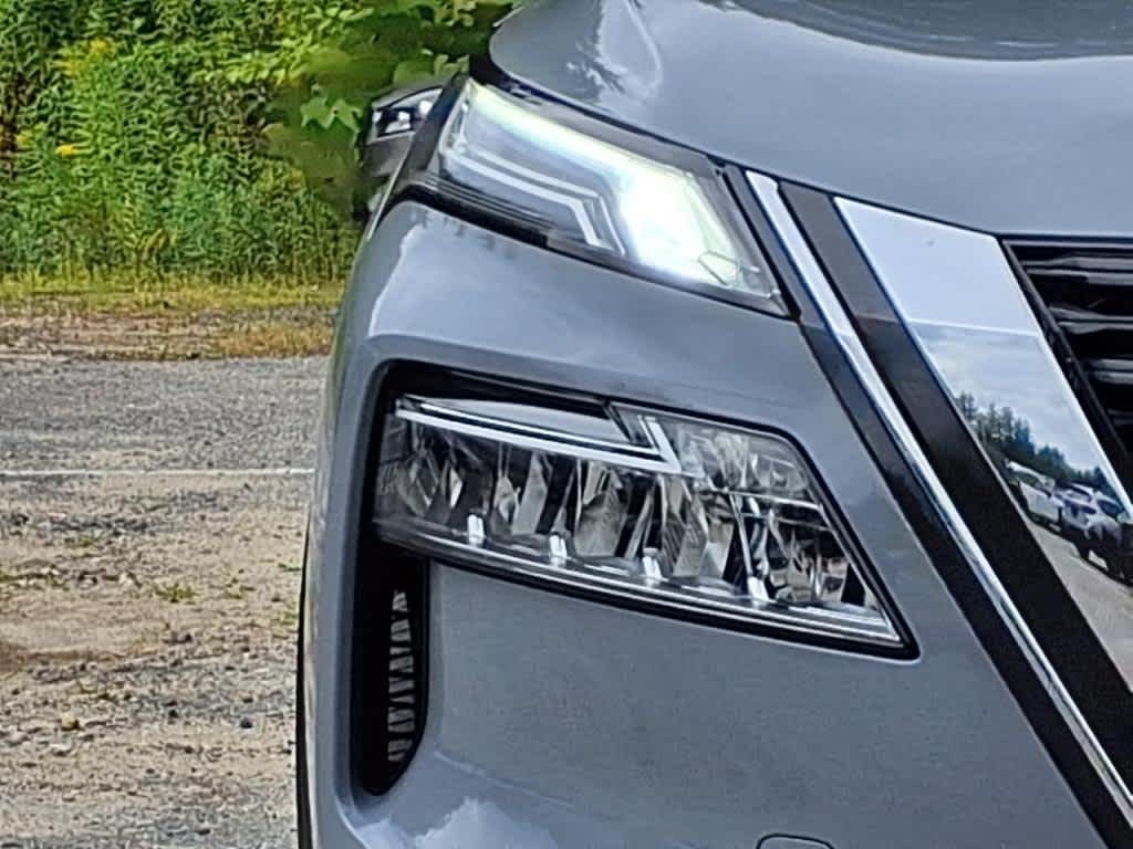 2023 Nissan Rogue Platinum AWD photo 3