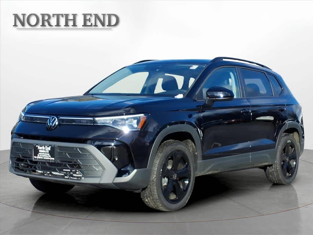 2025 Volkswagen Taos SE Black's photo