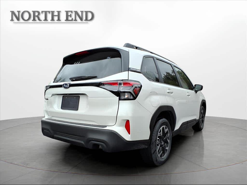 2025 Subaru Forester Premium photo 4