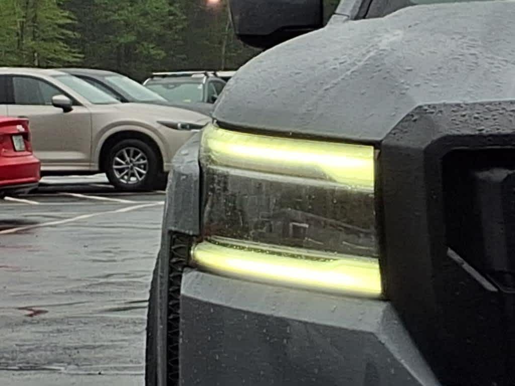 2022 Nissan Frontier PRO-4X Crew Cab photo 3