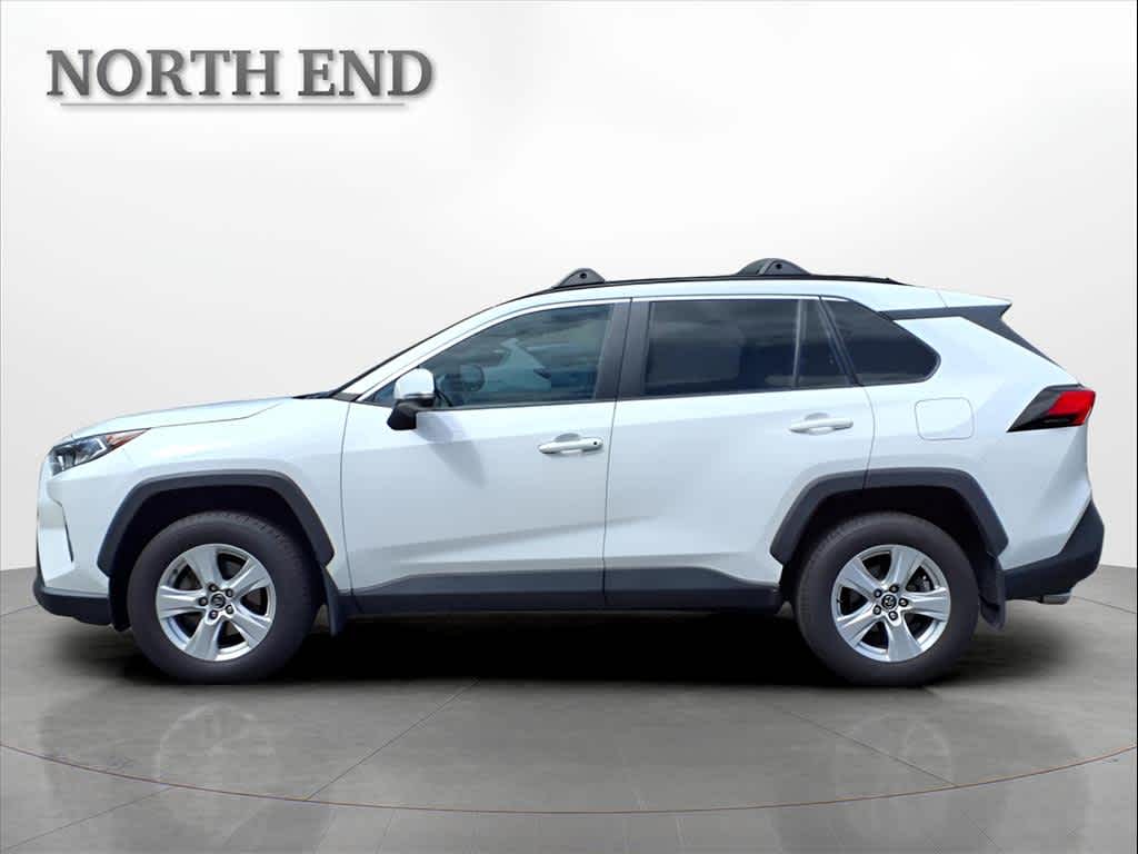 2020 Toyota RAV4 XLE photo 2