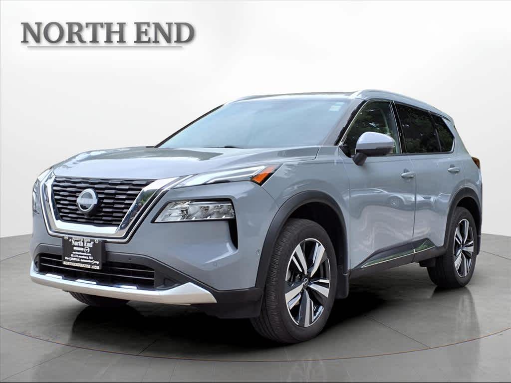 2023 Nissan Rogue Platinum's photo