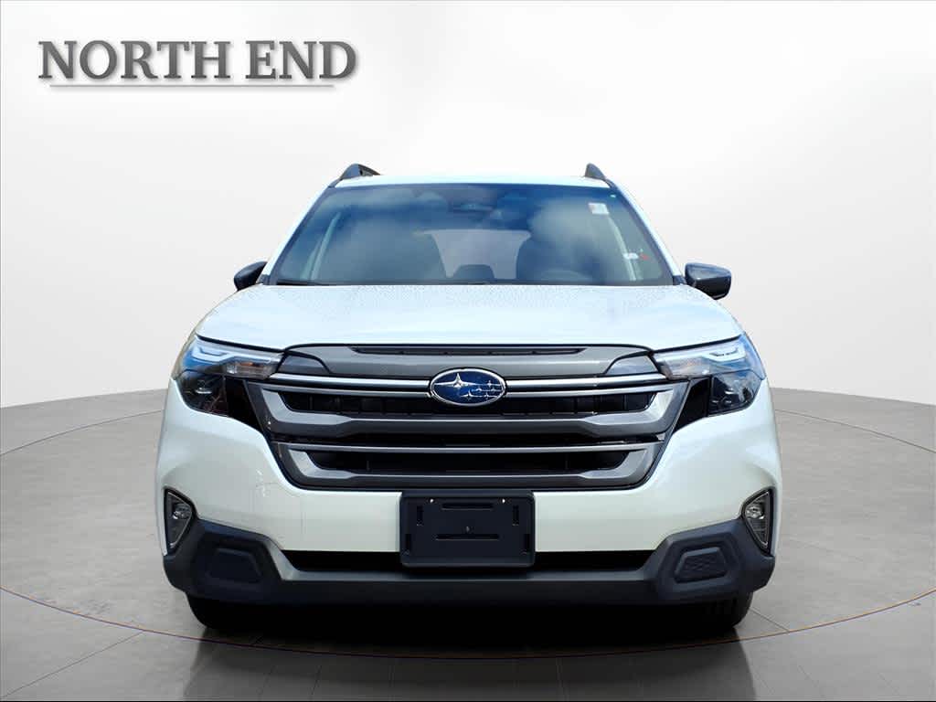 2025 Subaru Forester Premium photo 2