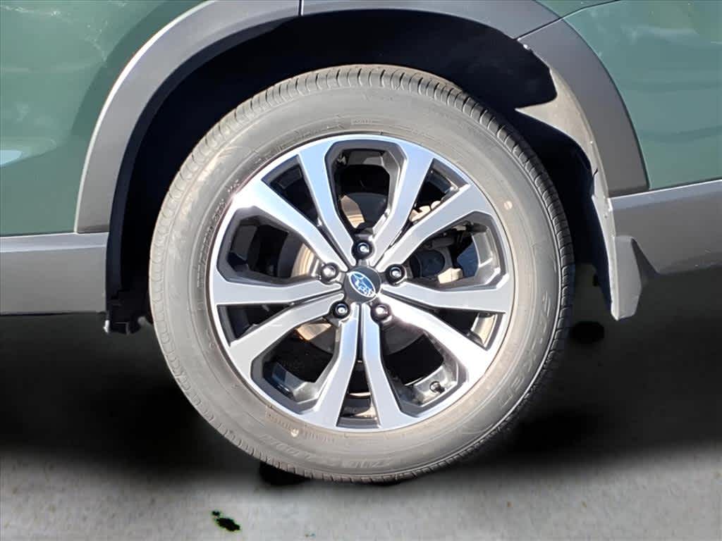 2023 Subaru Forester Limited photo 3