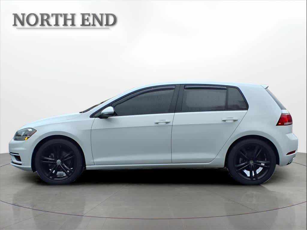 2020 Volkswagen Golf TSI photo 2