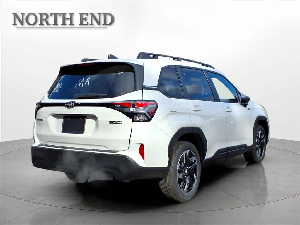 2025 Subaru Forester Premium photo 4