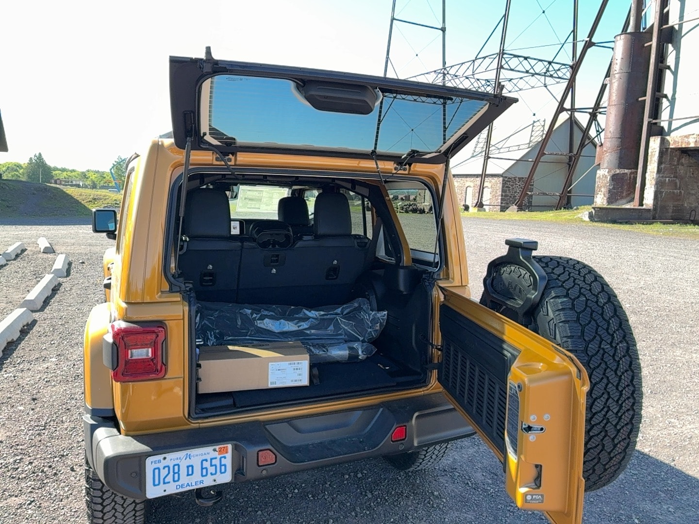 2026 Jeep Wrangler 4-Door Sahara - Photo 10