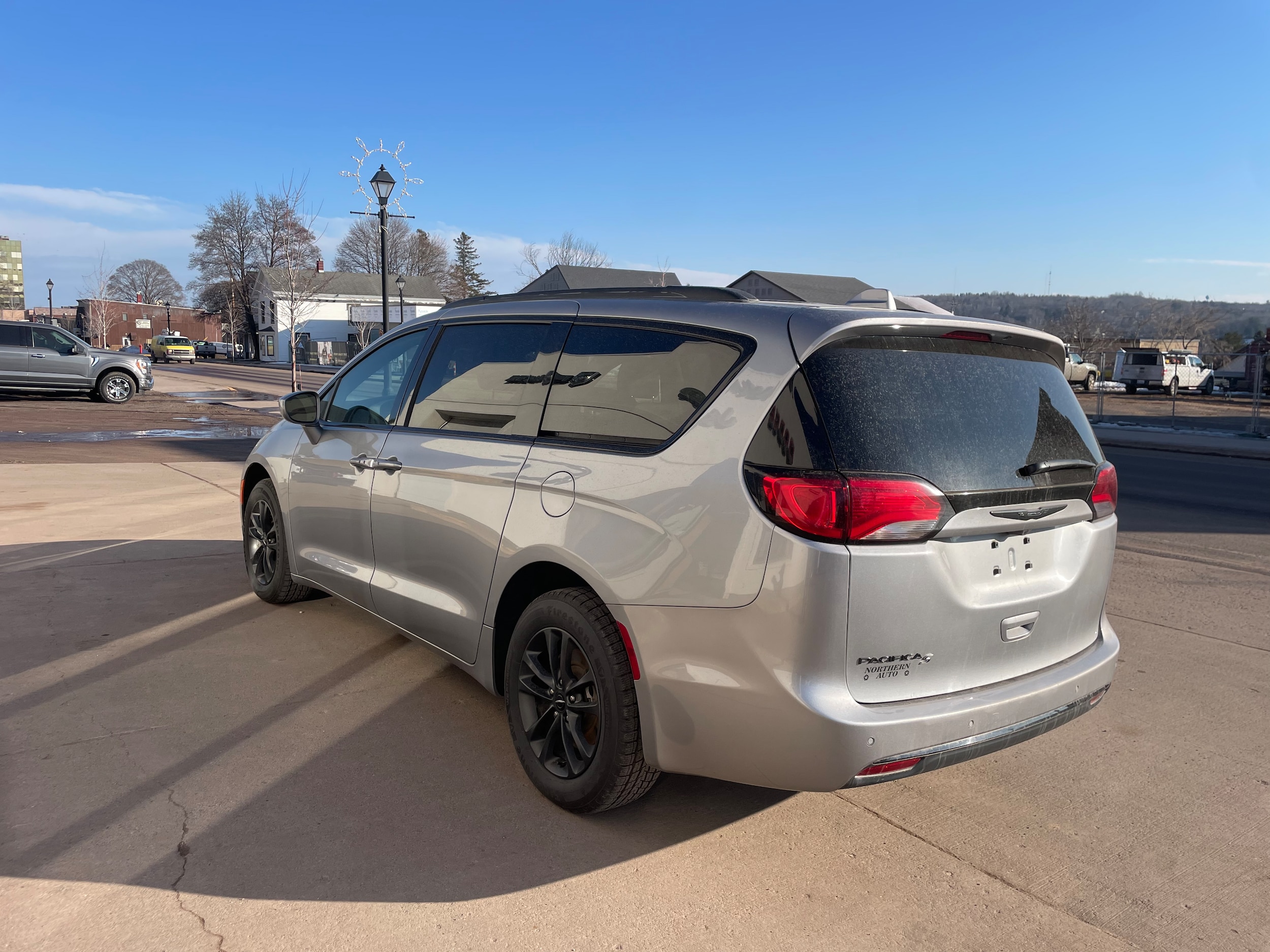 Used 2020 Chrysler Pacifica AWD LAUNCH EDITION with VIN 2C4RC3BG8LR270713 for sale in Hancock, MI