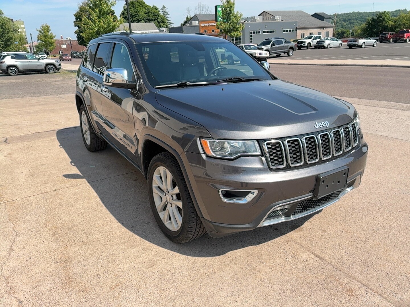 2017 Jeep Grand Cherokee Limited photo 4