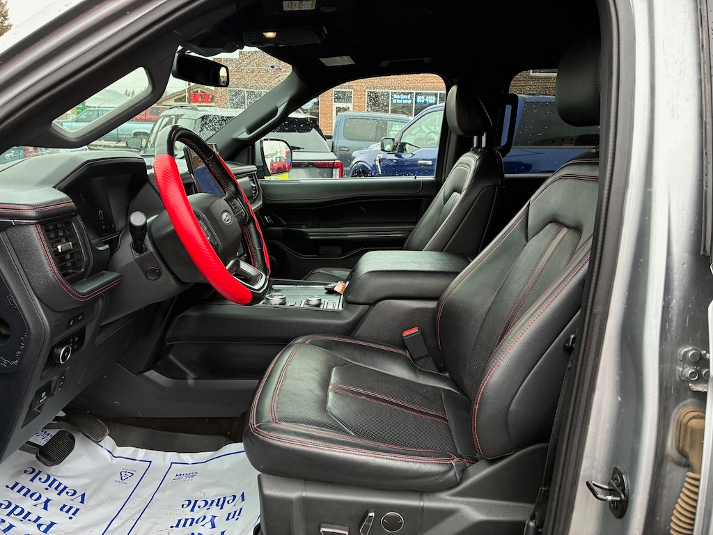 2023 Ford Expedition Limited photo 3