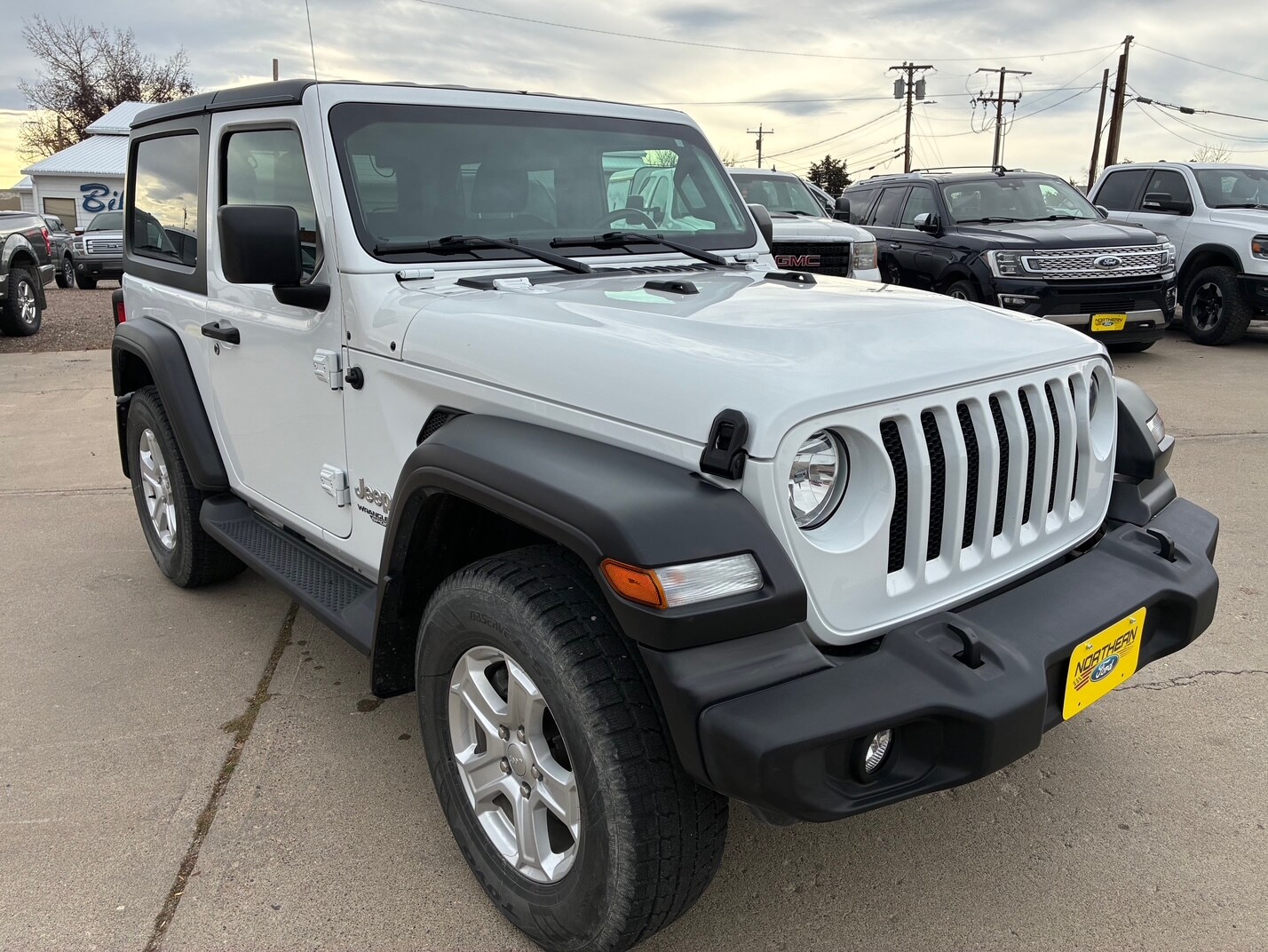 2019 Jeep Wrangler Sport photo 4