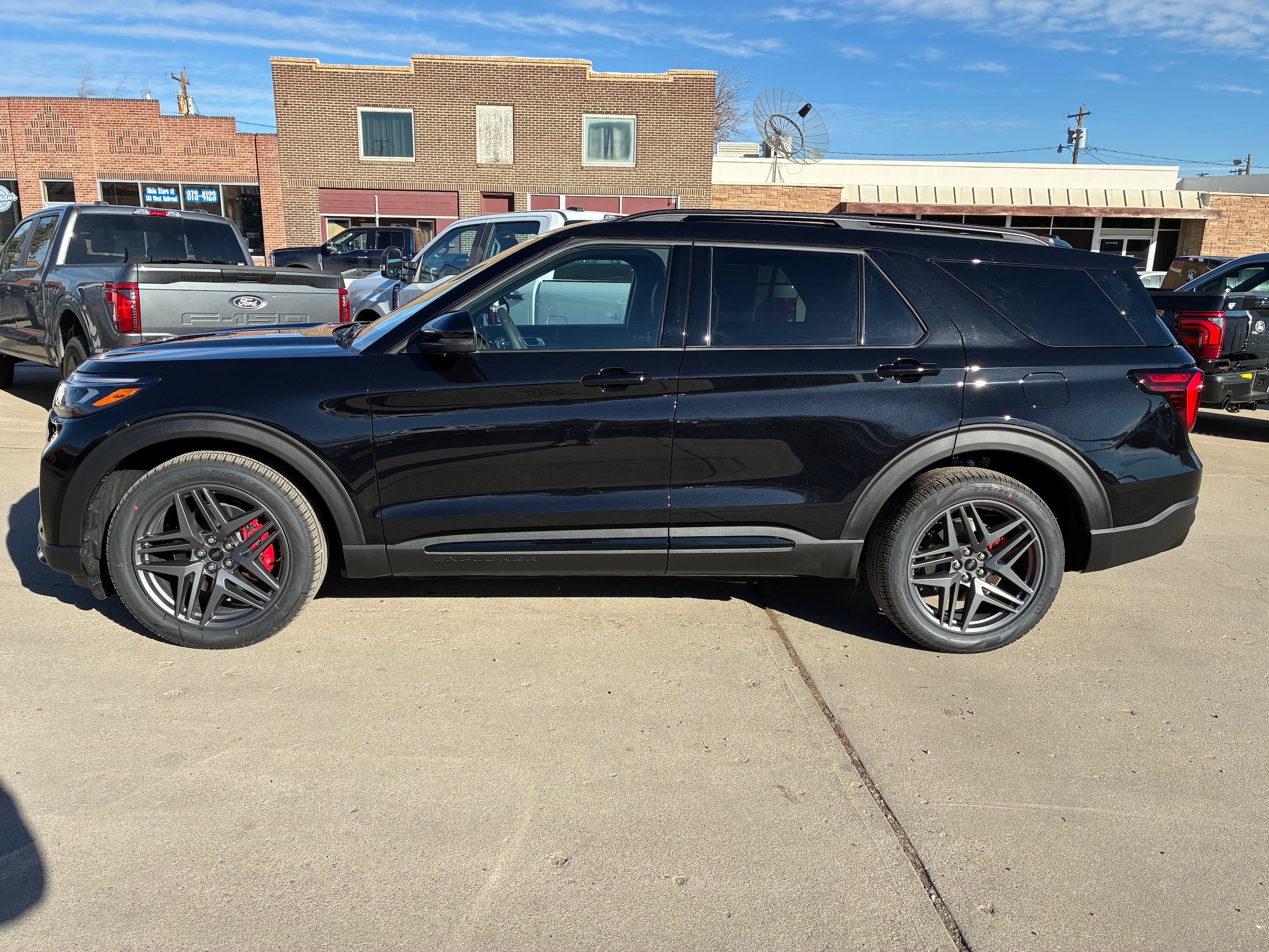 2026 Ford Explorer ST 4WD's photo