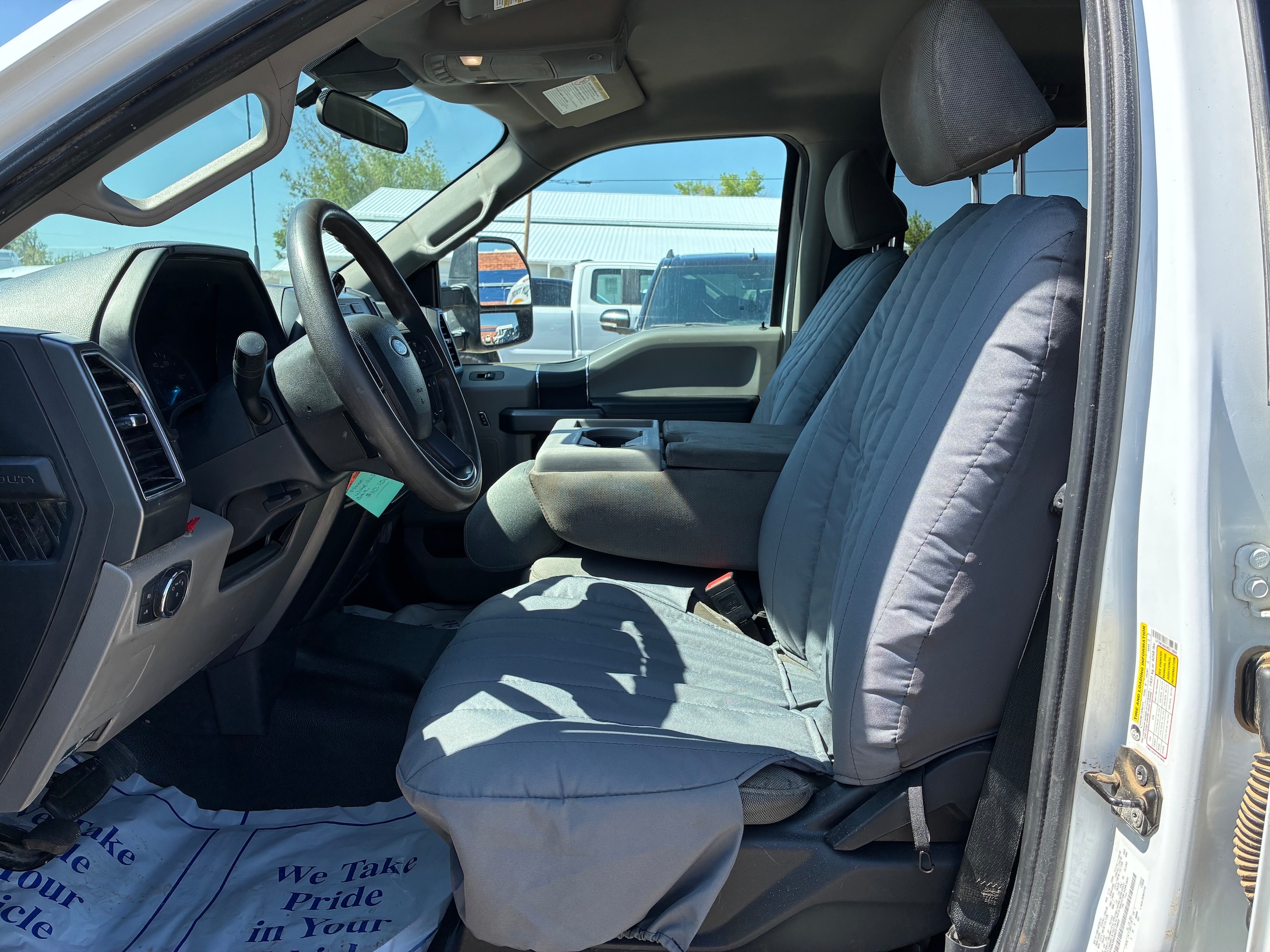 2022 Ford F-350 Super Duty XLT - Photo 7