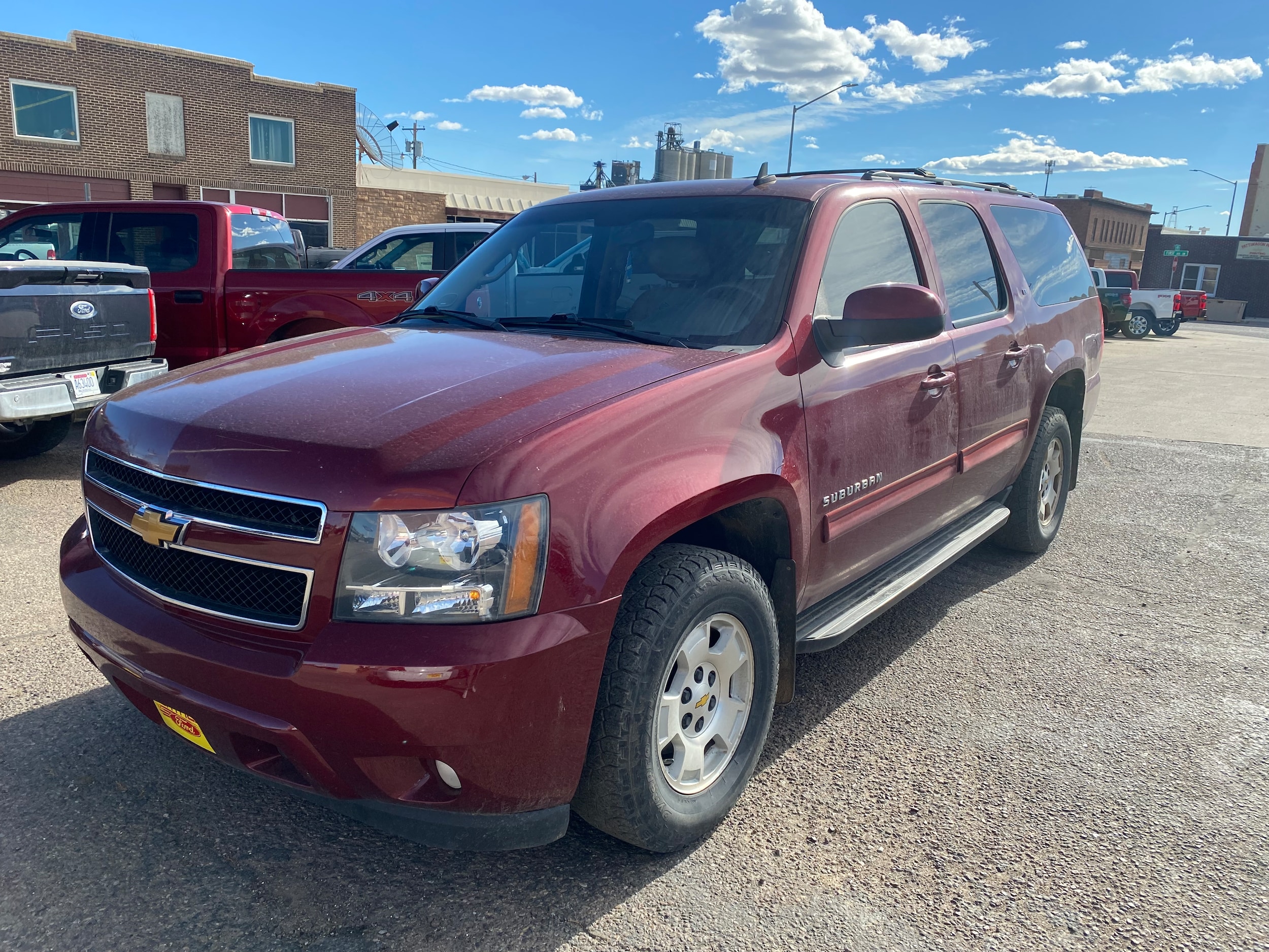 Used 2010 Chevrolet Suburban LT with VIN 1GNUKJE32AR126983 for sale in Cut Bank, MT