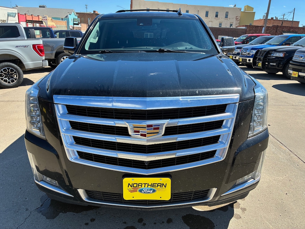 Used 2019 Cadillac Escalade Luxury SUV