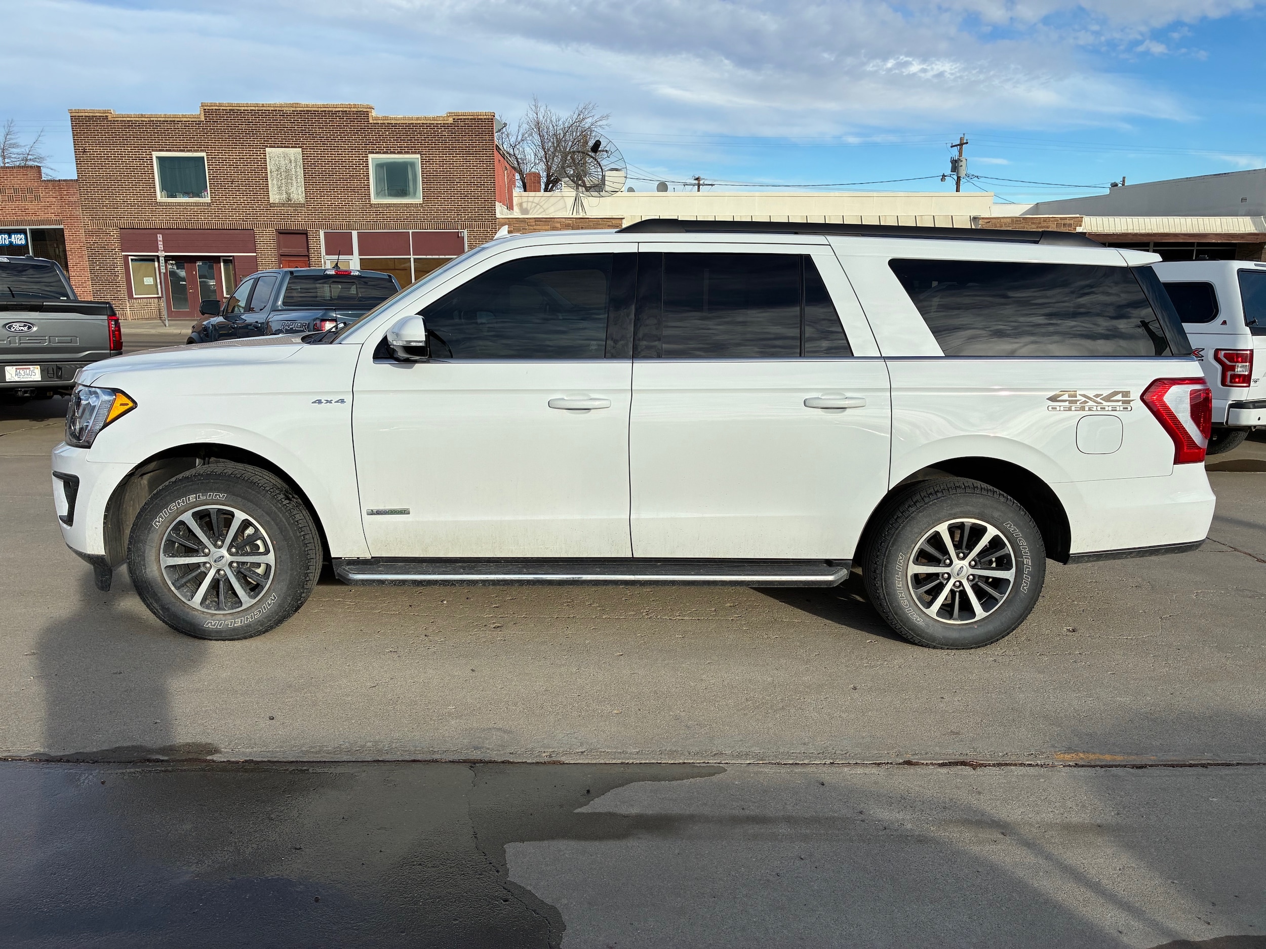 2021 Ford Expedition XLT's photo