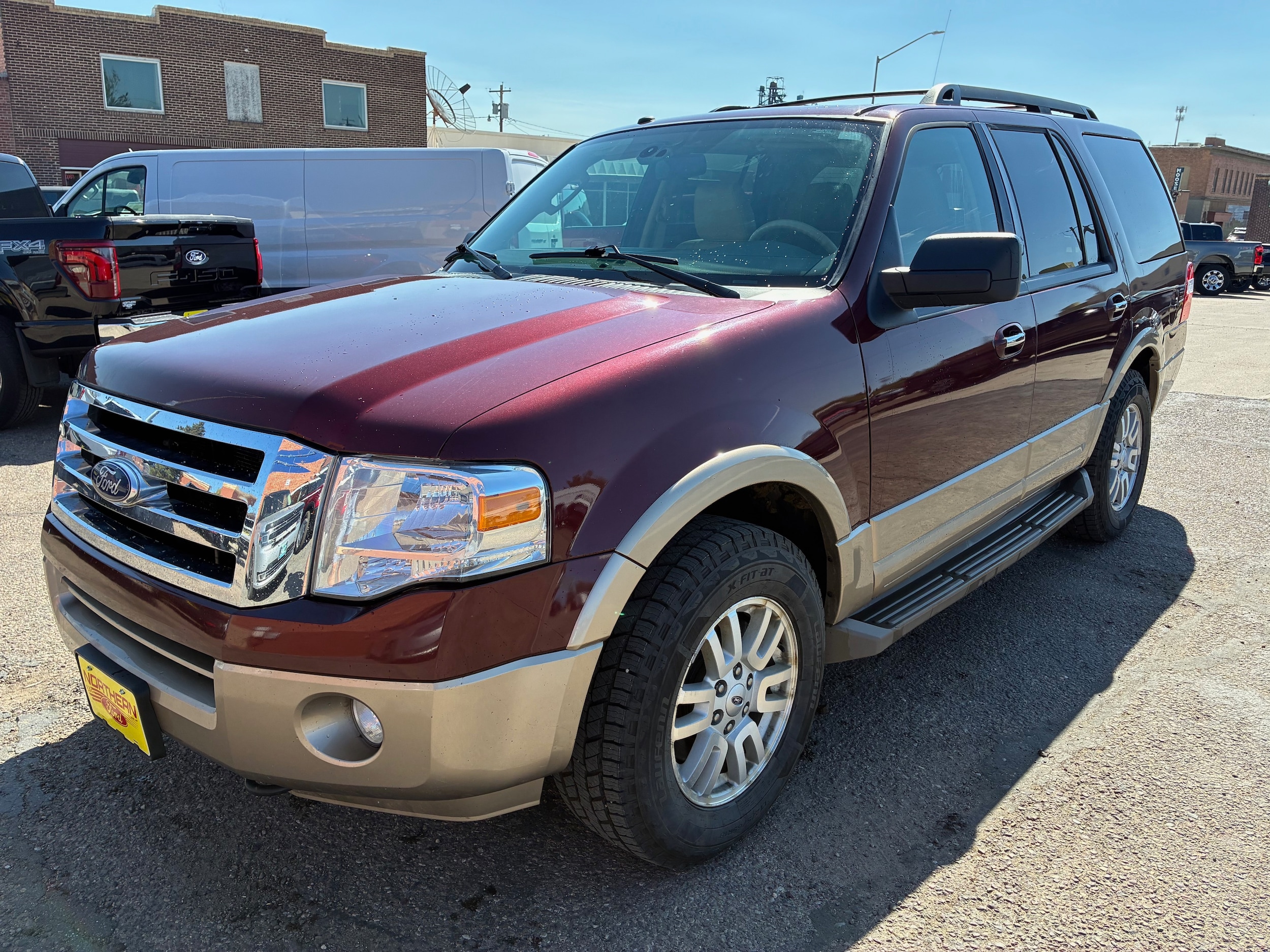 Used 2011 Ford Expedition XLT with VIN 1FMJU1J55BEF37697 for sale in Cut Bank, MT