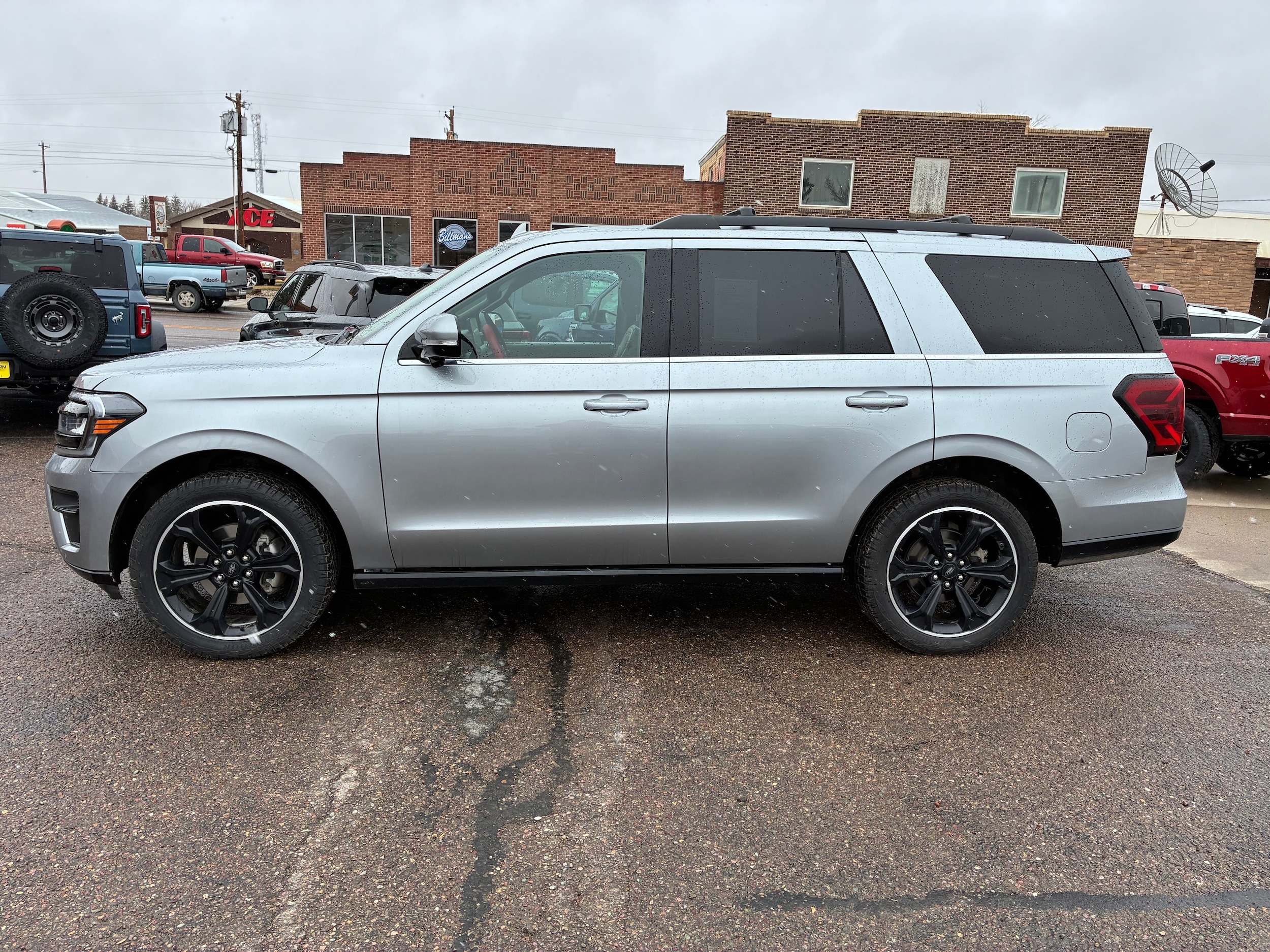 2023 Ford Expedition Limited 4X4's photo