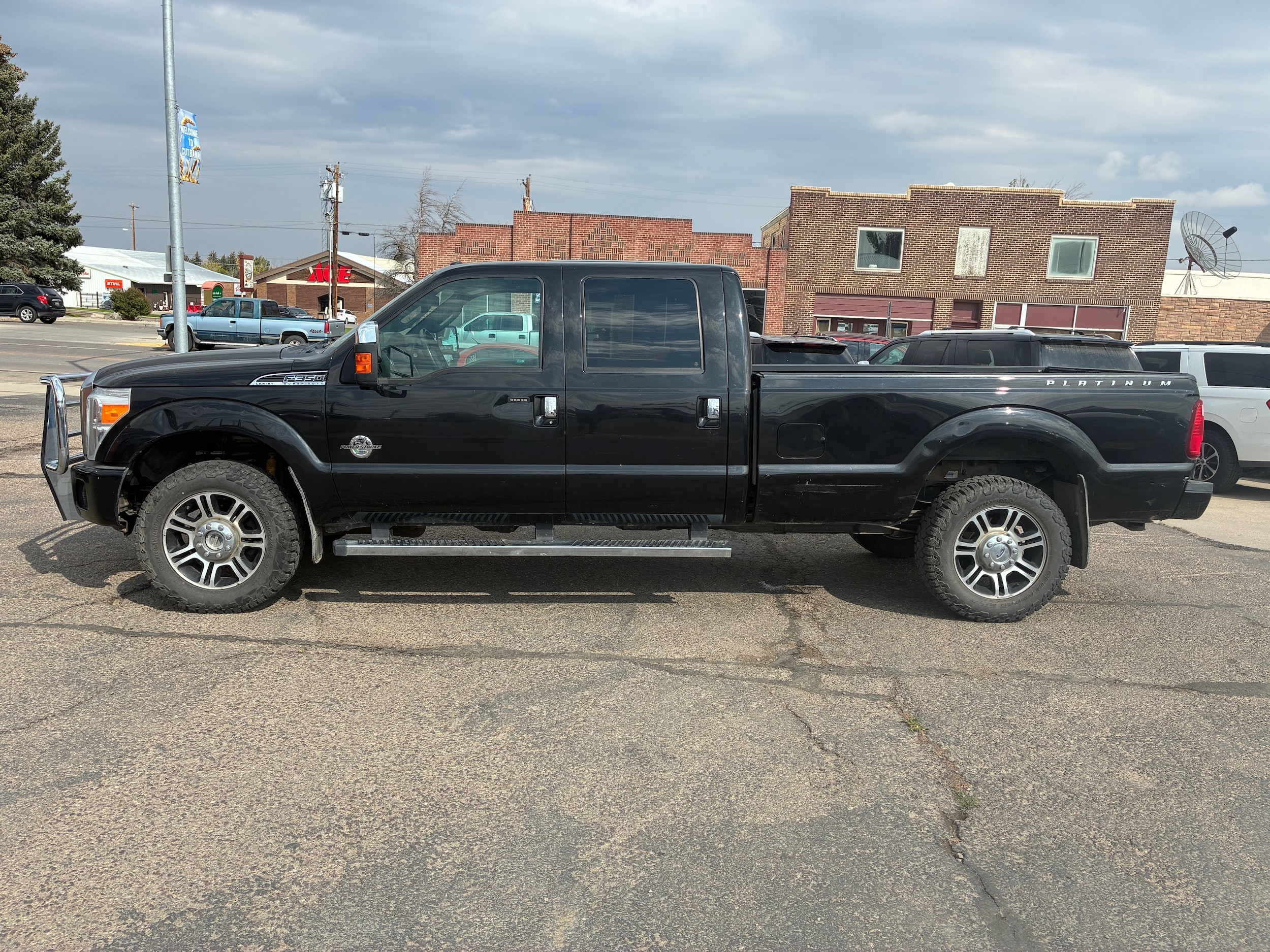 2014 Ford F-350 Super Duty Lariat's photo