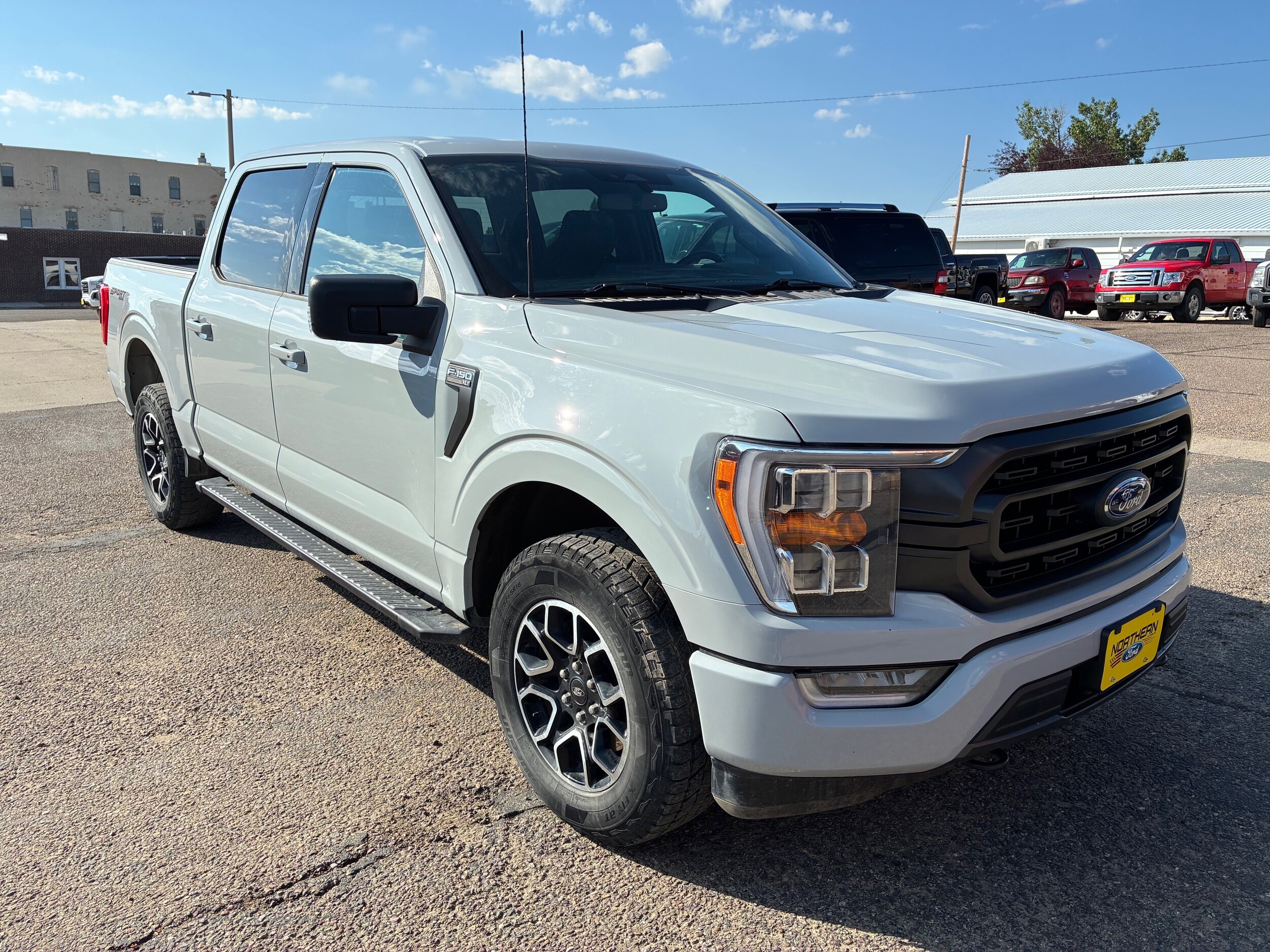 2023 Ford F-150 XLT photo 3