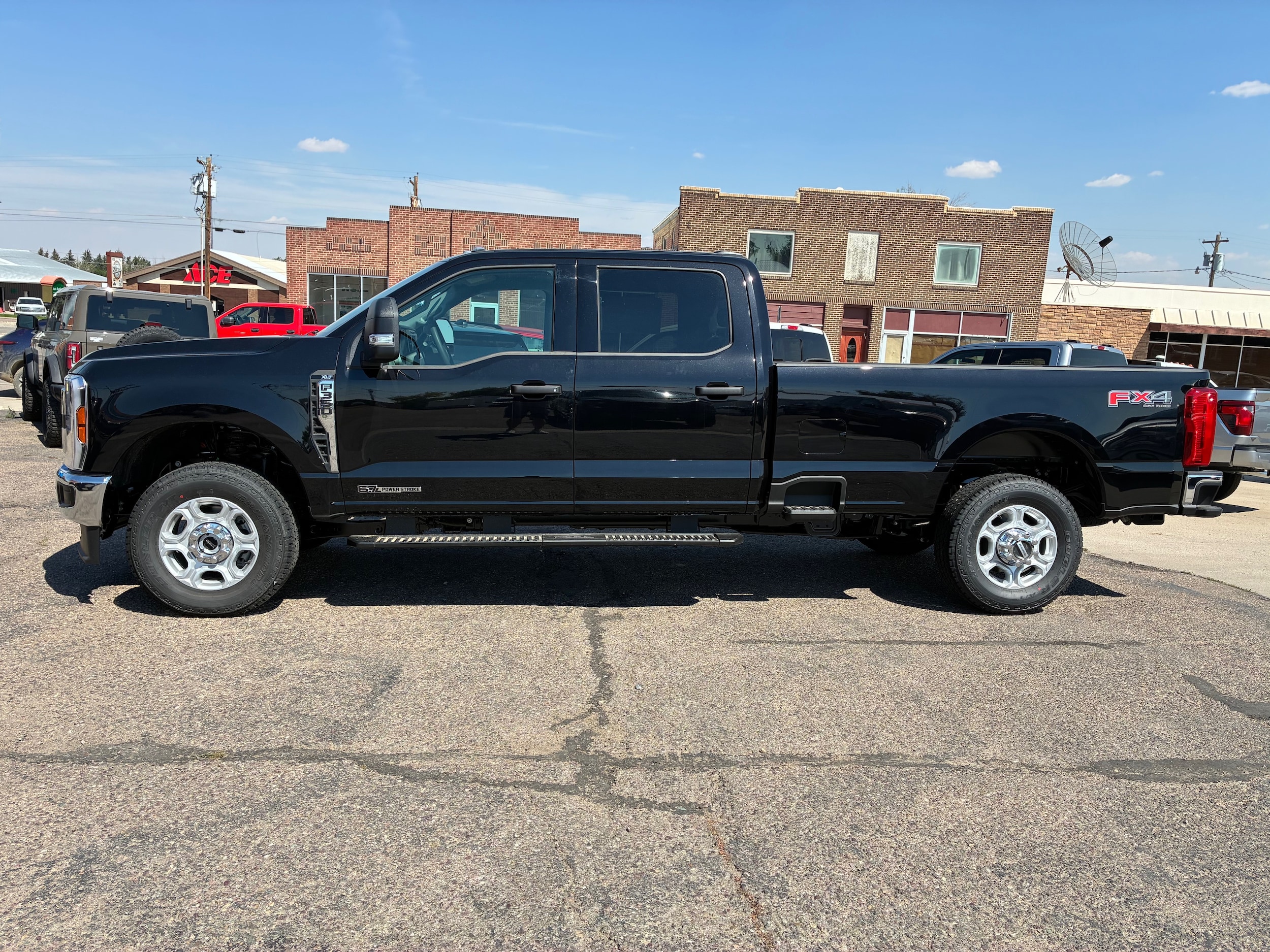 2026 Ford Super Duty F-350&reg; XLT