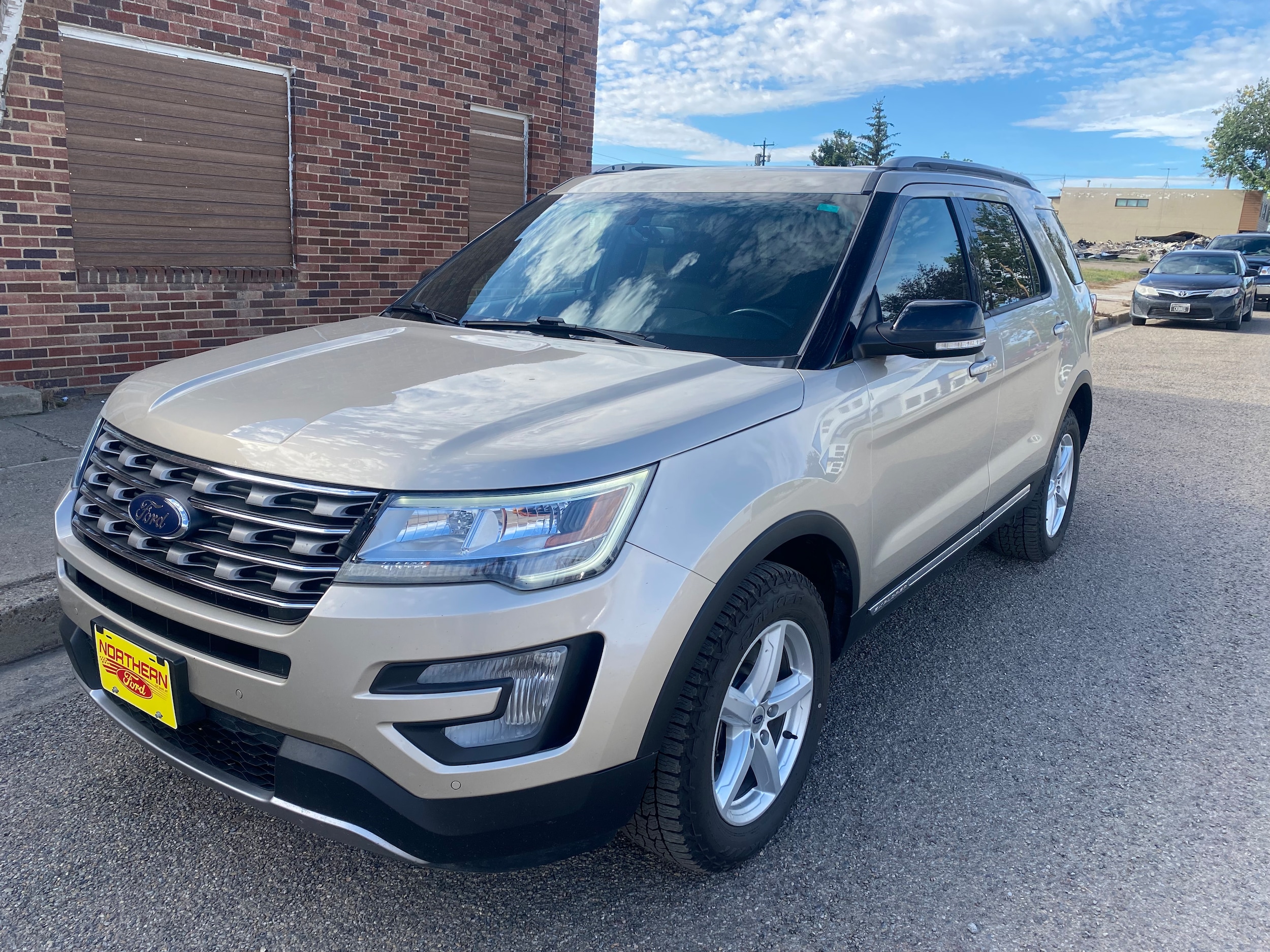 Used 2017 Ford Explorer XLT with VIN 1FM5K8DHXHGB64756 for sale in Cut Bank, MT