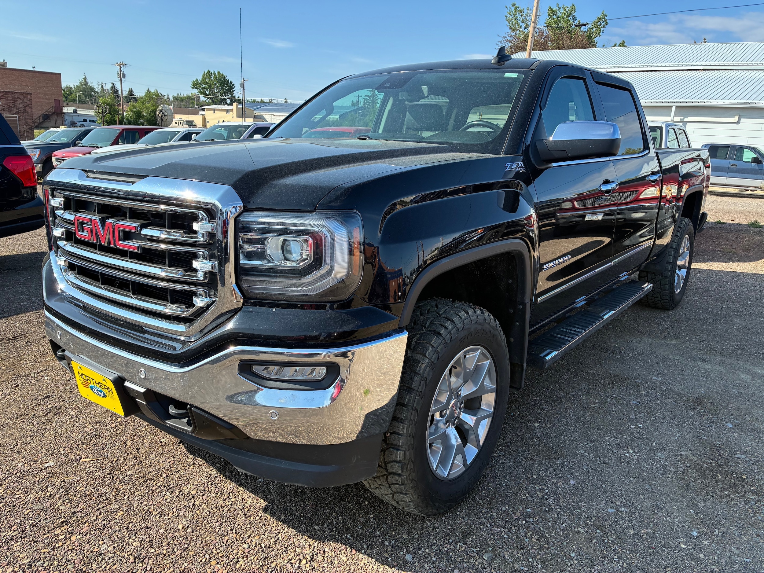 Used 2018 GMC Sierra 1500 SLT with VIN 3GTU2NEJ8JG401139 for sale in Cut Bank, MT