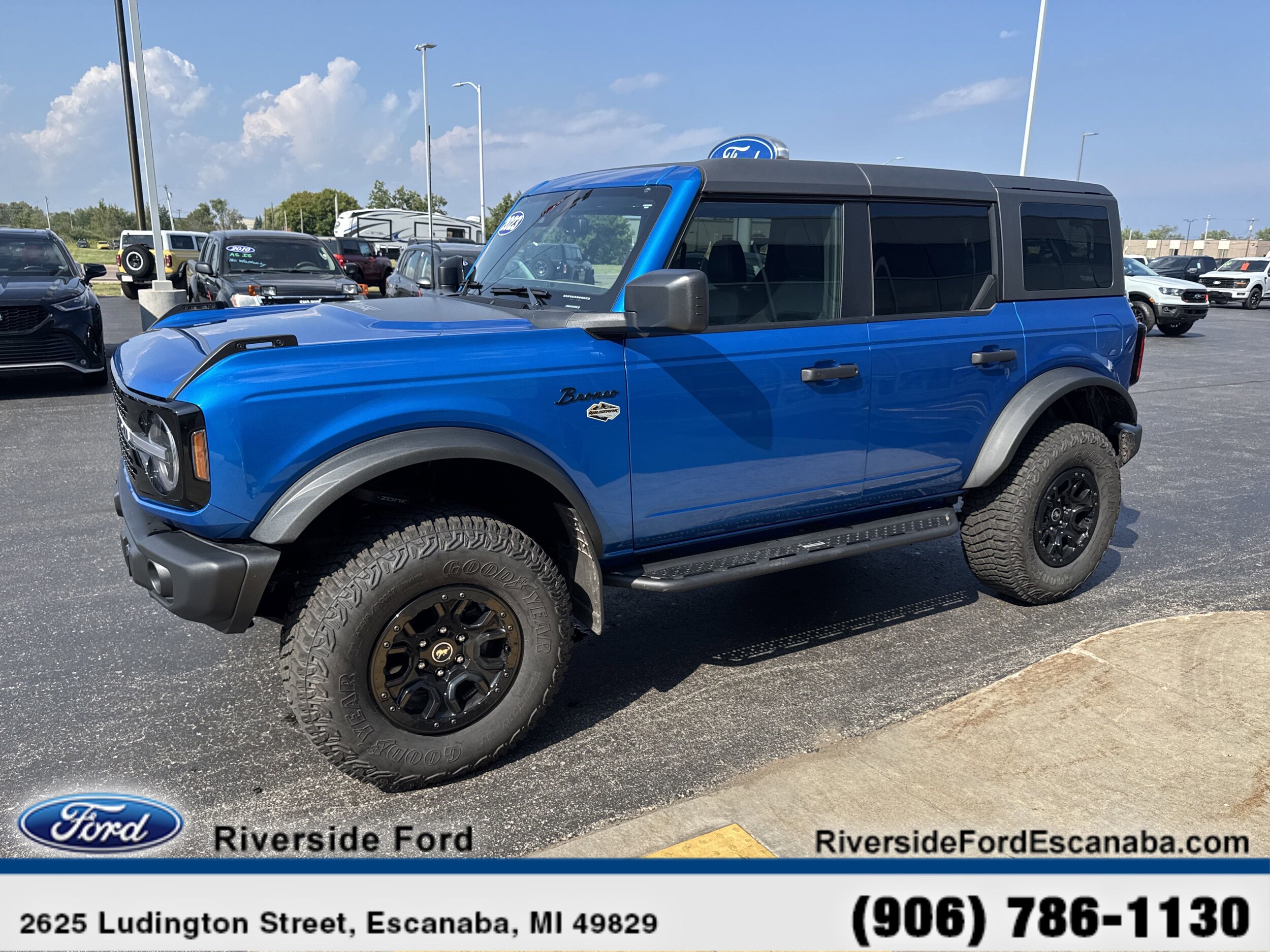2023 Ford Bronco Wildtrak photo 2