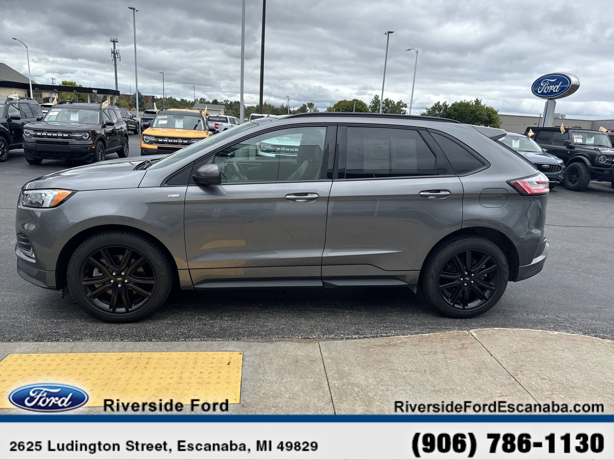 2022 Ford Edge ST-Line photo 2