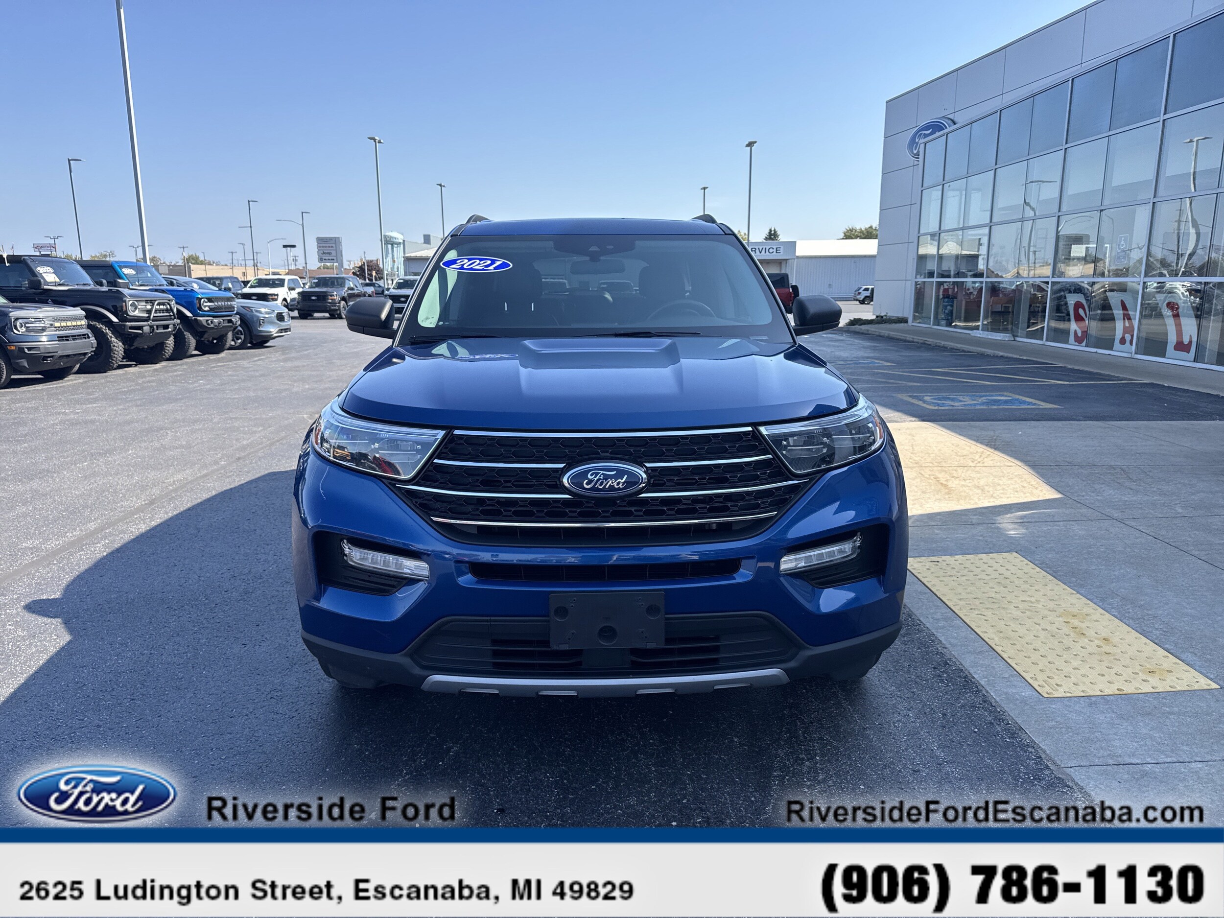 2021 Ford Explorer XLT photo 2