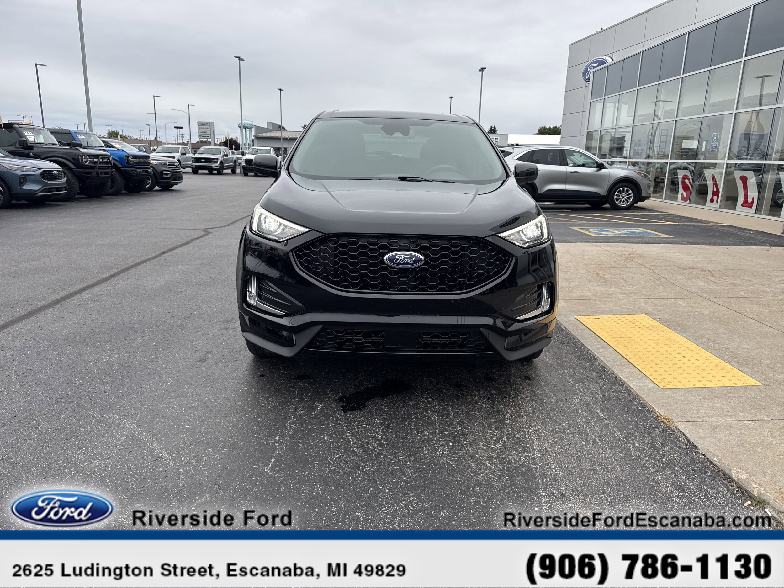 2024 Ford Edge ST-Line photo 2