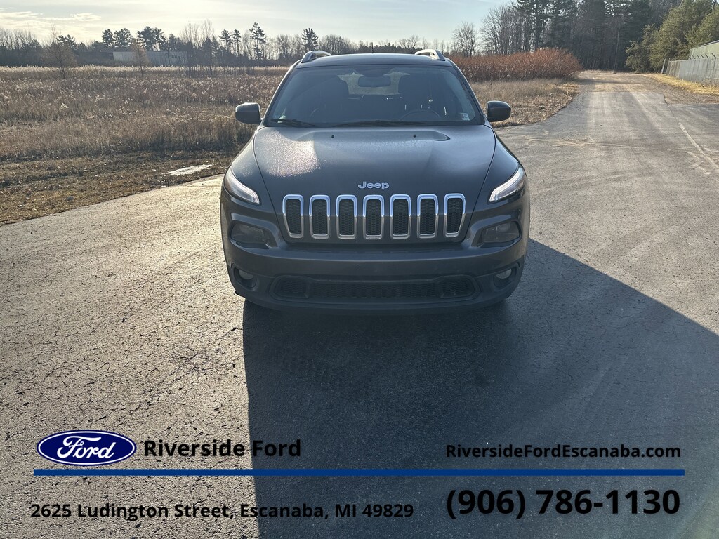 Used 2016 Jeep Cherokee Latitude FWD Latitude