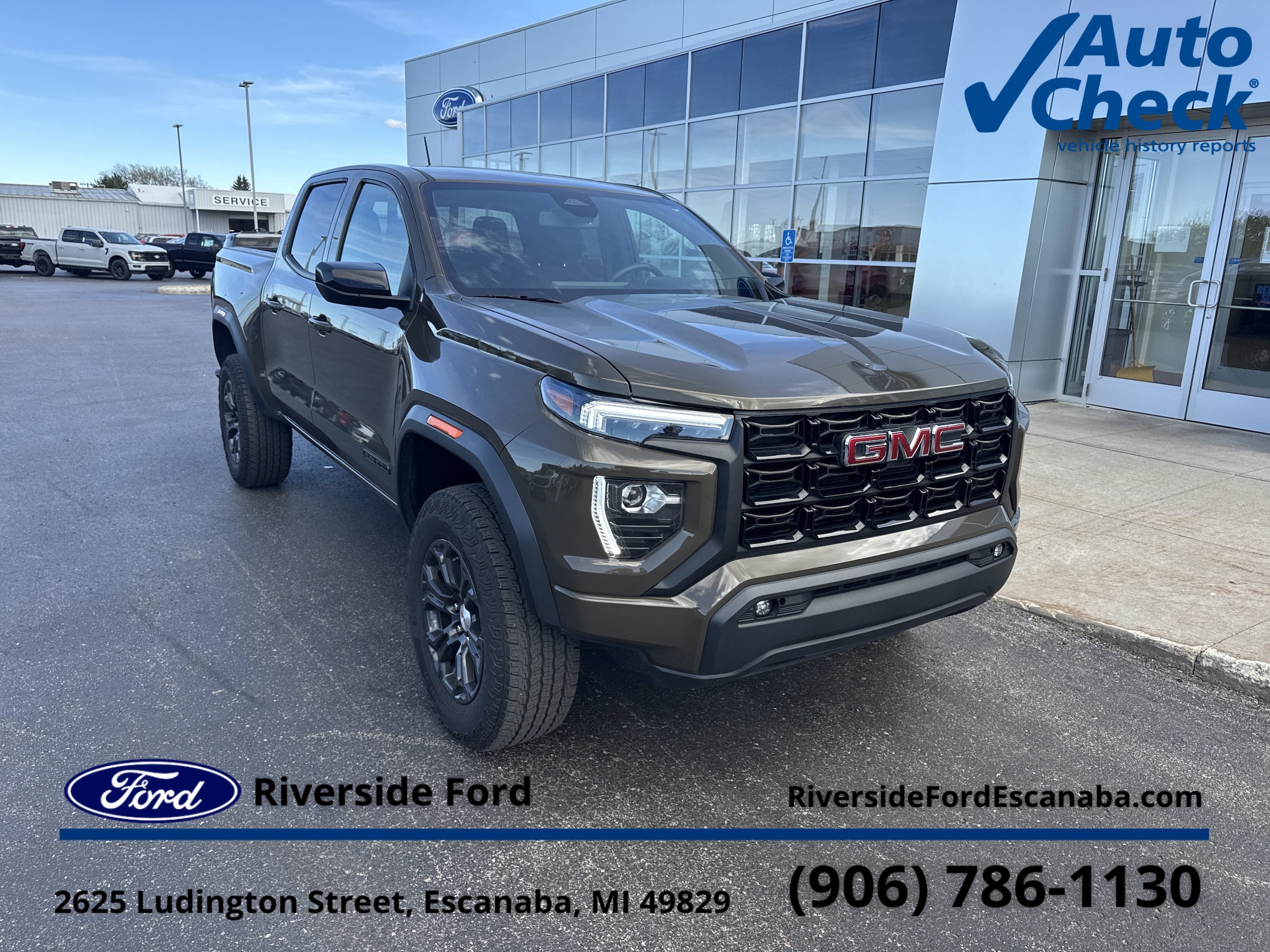 2023 GMC Canyon Elevation 4WD Crew Cab Short Box's photo