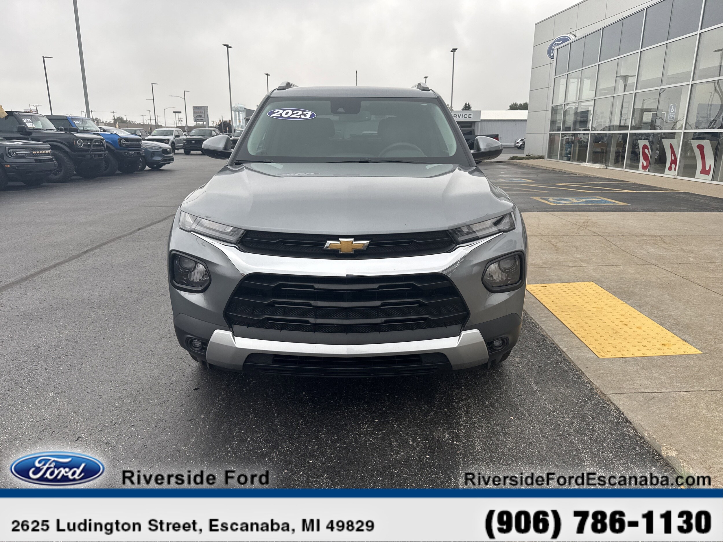 2023 Chevrolet Trailblazer LT photo 2