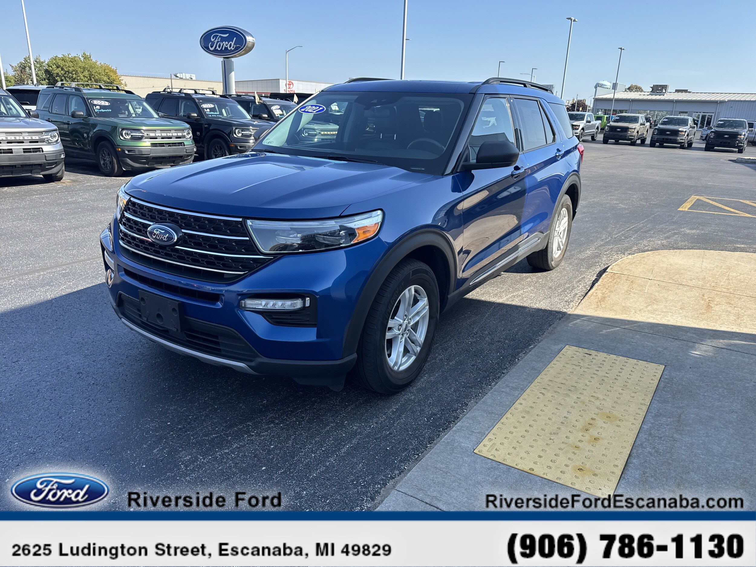 2021 Ford Explorer XLT photo 3