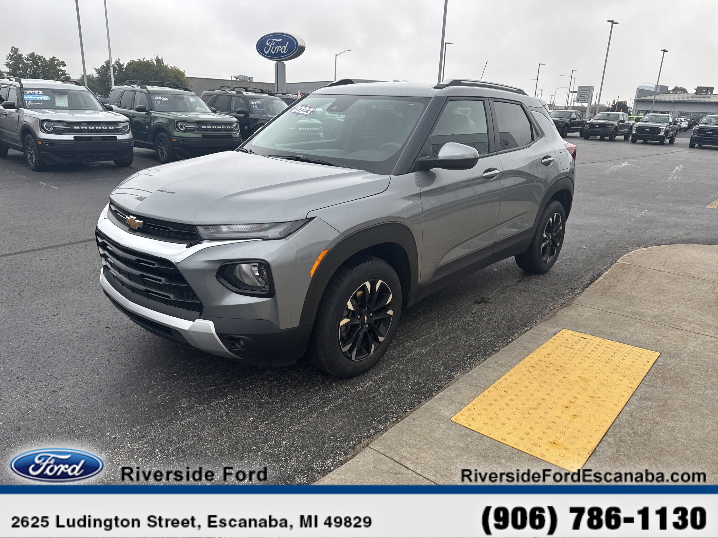2023 Chevrolet Trailblazer LT photo 3