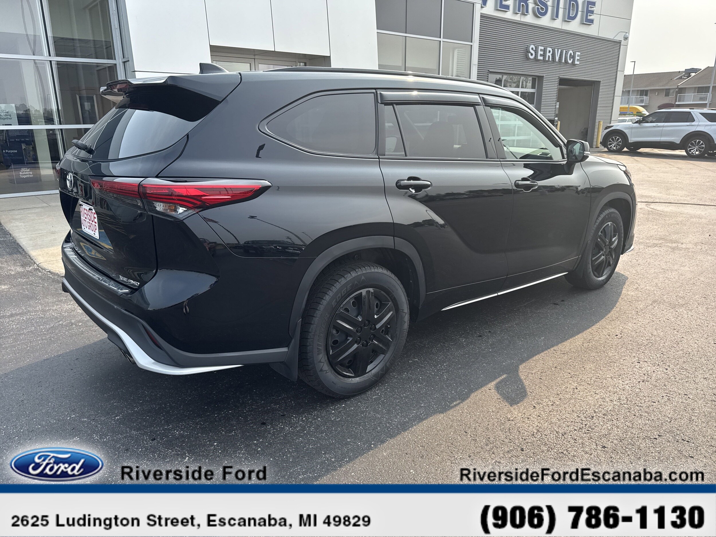 2022 Toyota Highlander XSE photo 2
