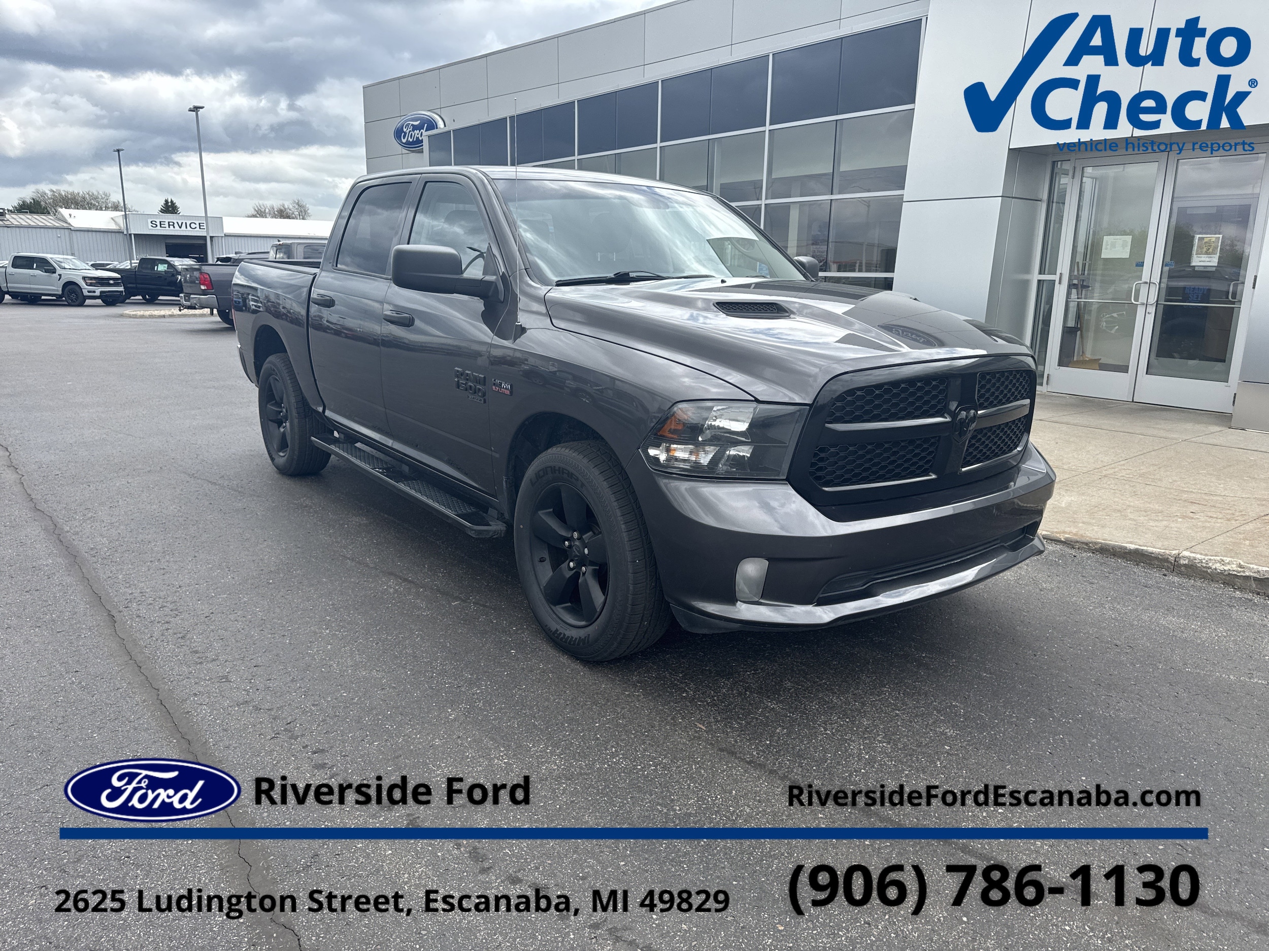 2019 RAM 1500 Classic Express Crew Cab 4x4 5'7's photo