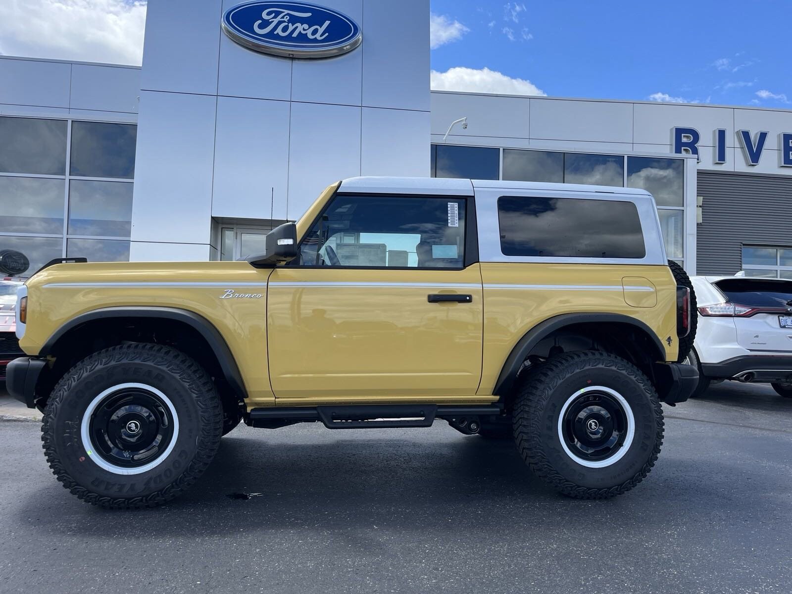 2024 Ford Bronco Heritage Limited First Edition photo 4