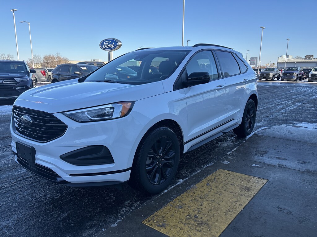 Used 2023 Ford Edge SE SUV