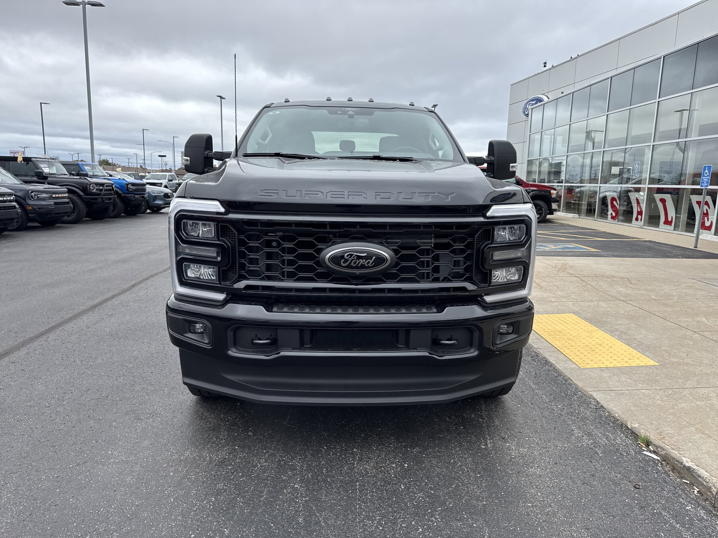 2026 Ford F-350 XLT photo 2