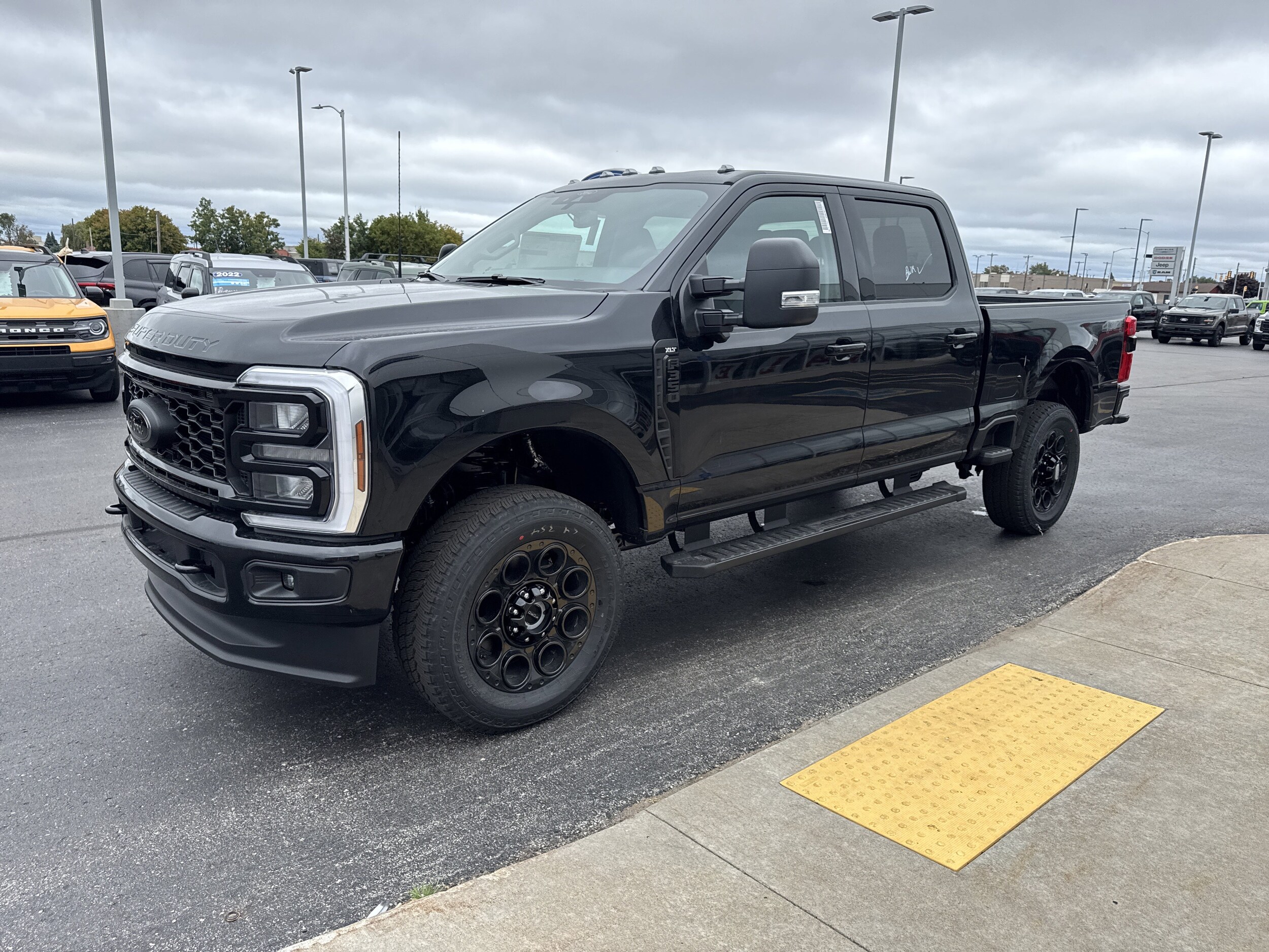 2026 Ford F-350 XLT photo 3