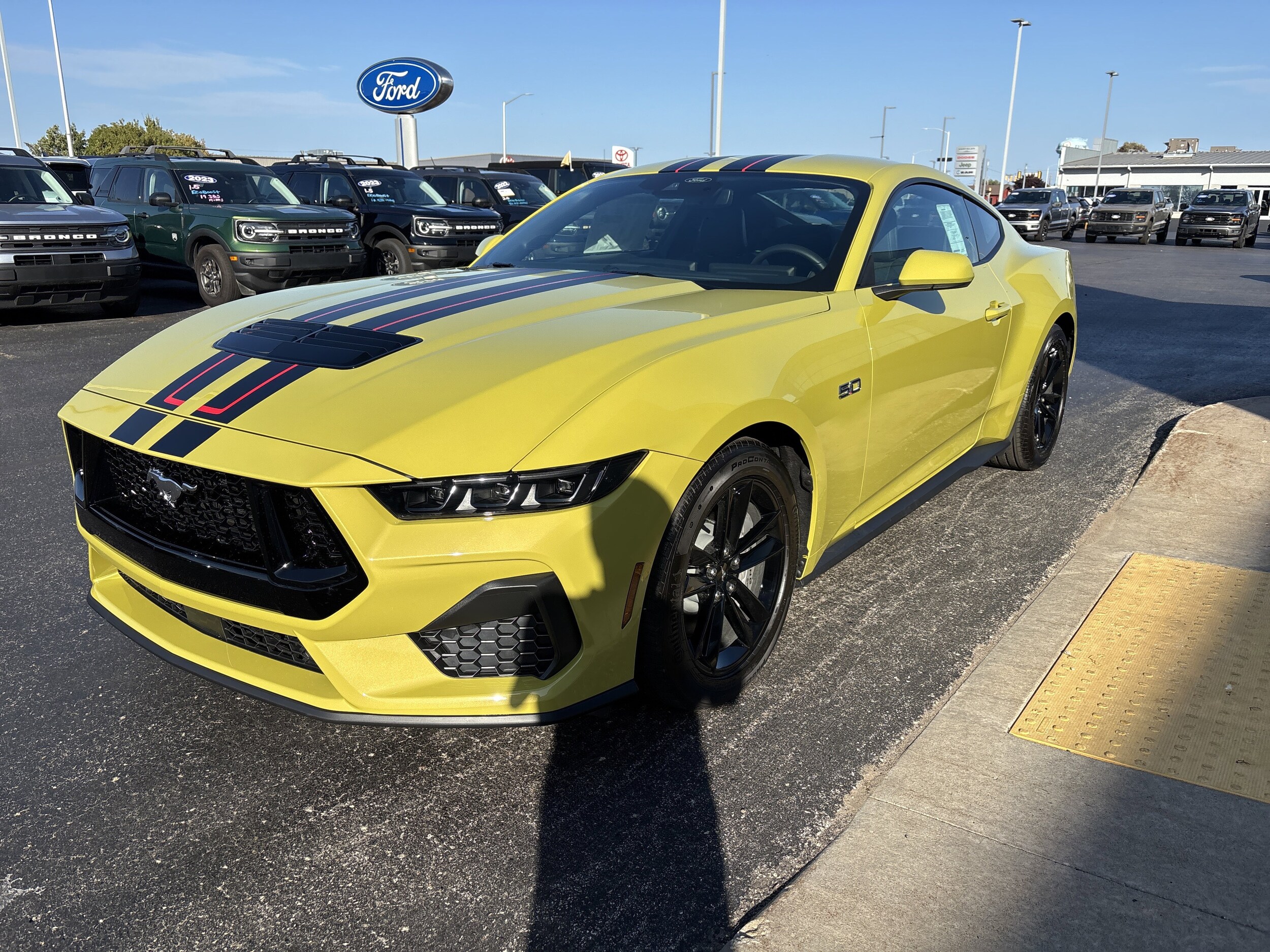 2025 Ford Mustang GT photo 3