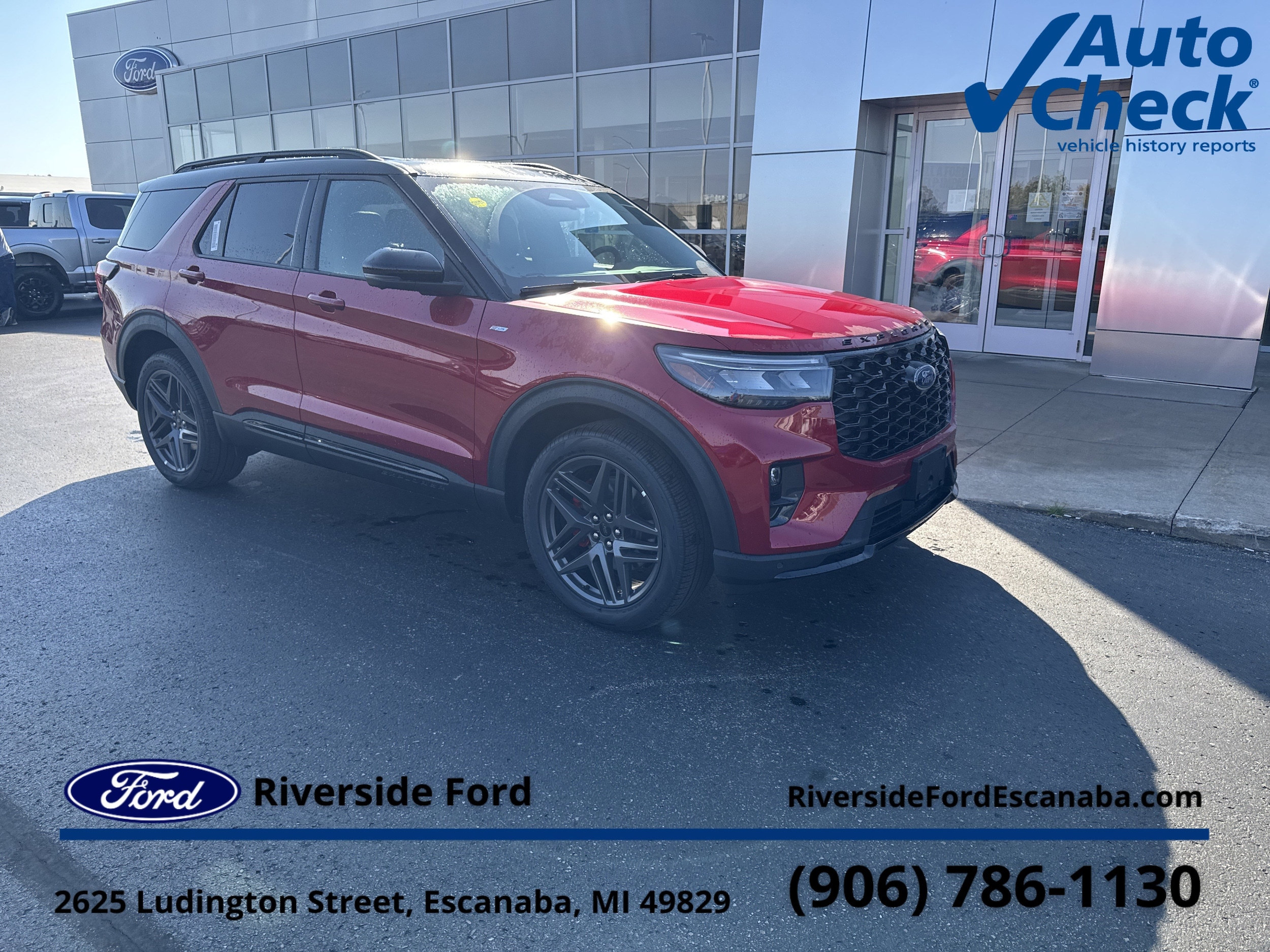 2025 Ford Explorer ST-LINE's photo