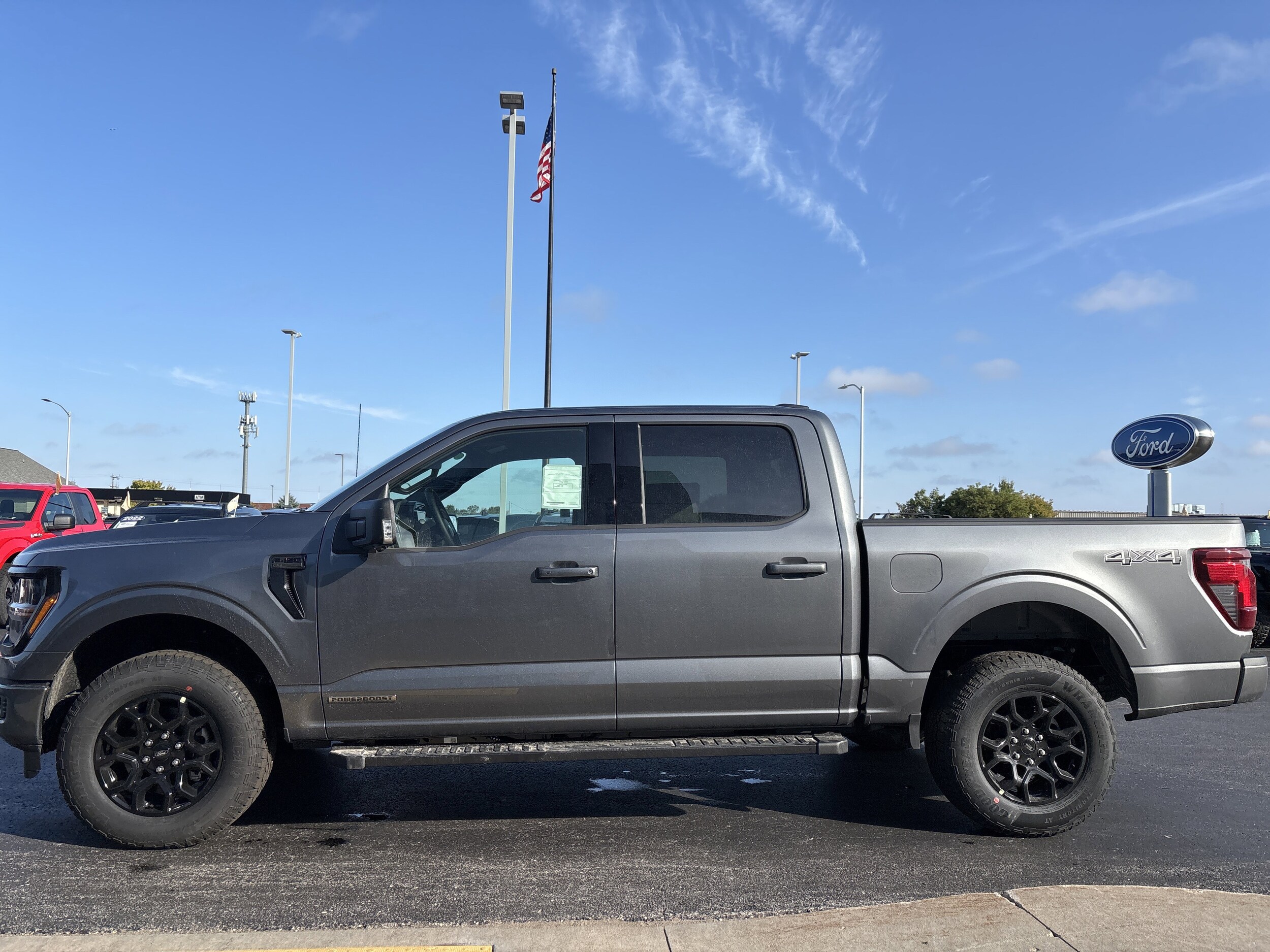 2025 Ford F-150 XLT photo 2