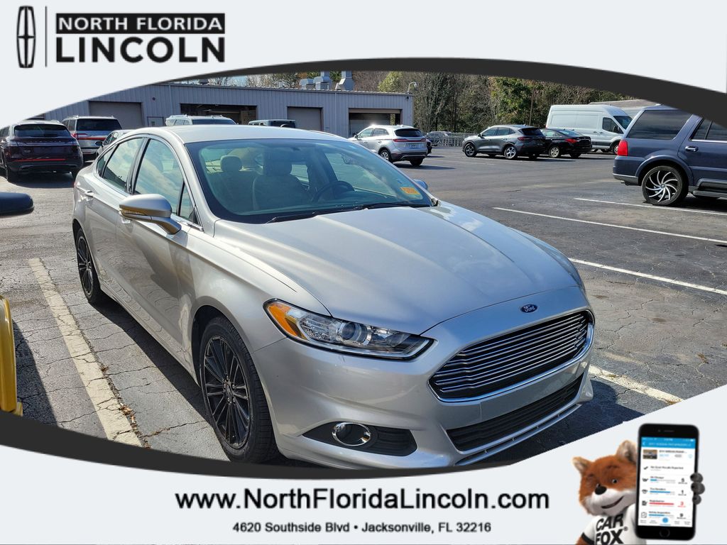 2016 Ford Fusion SE's photo