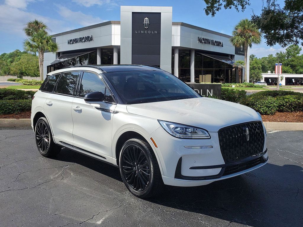 2023 Lincoln Corsair Reserve's photo