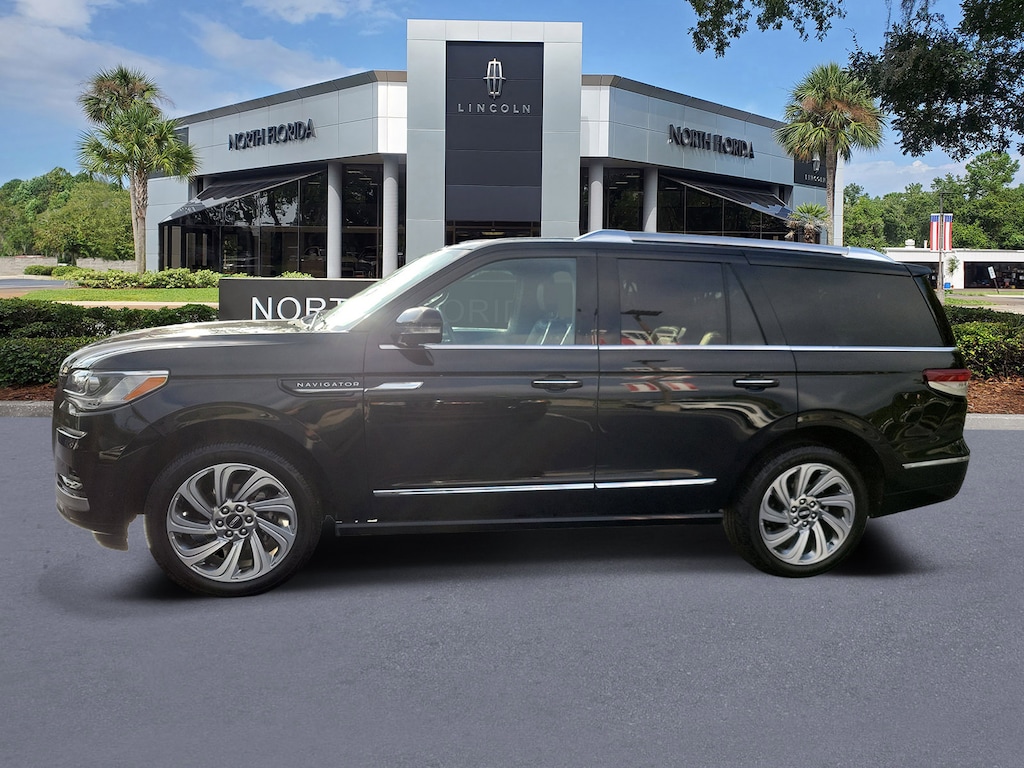 Used 2024 Lincoln Navigator Premiere Sport Utility