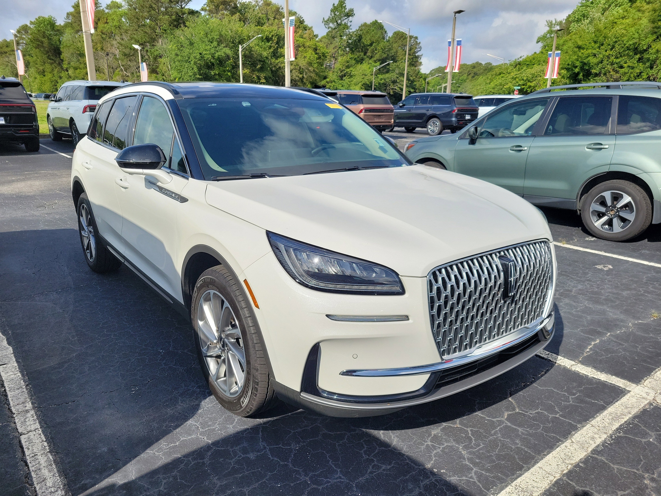 2025 Lincoln Corsair Premiere FWD's photo
