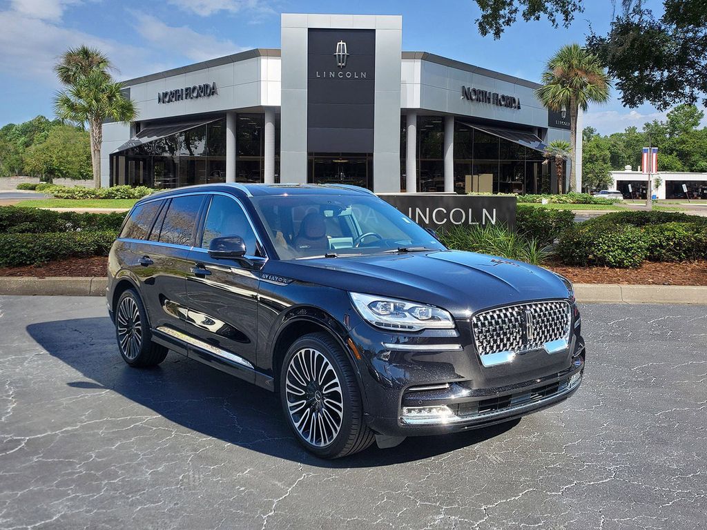 2023 Lincoln Aviator Black Label's photo